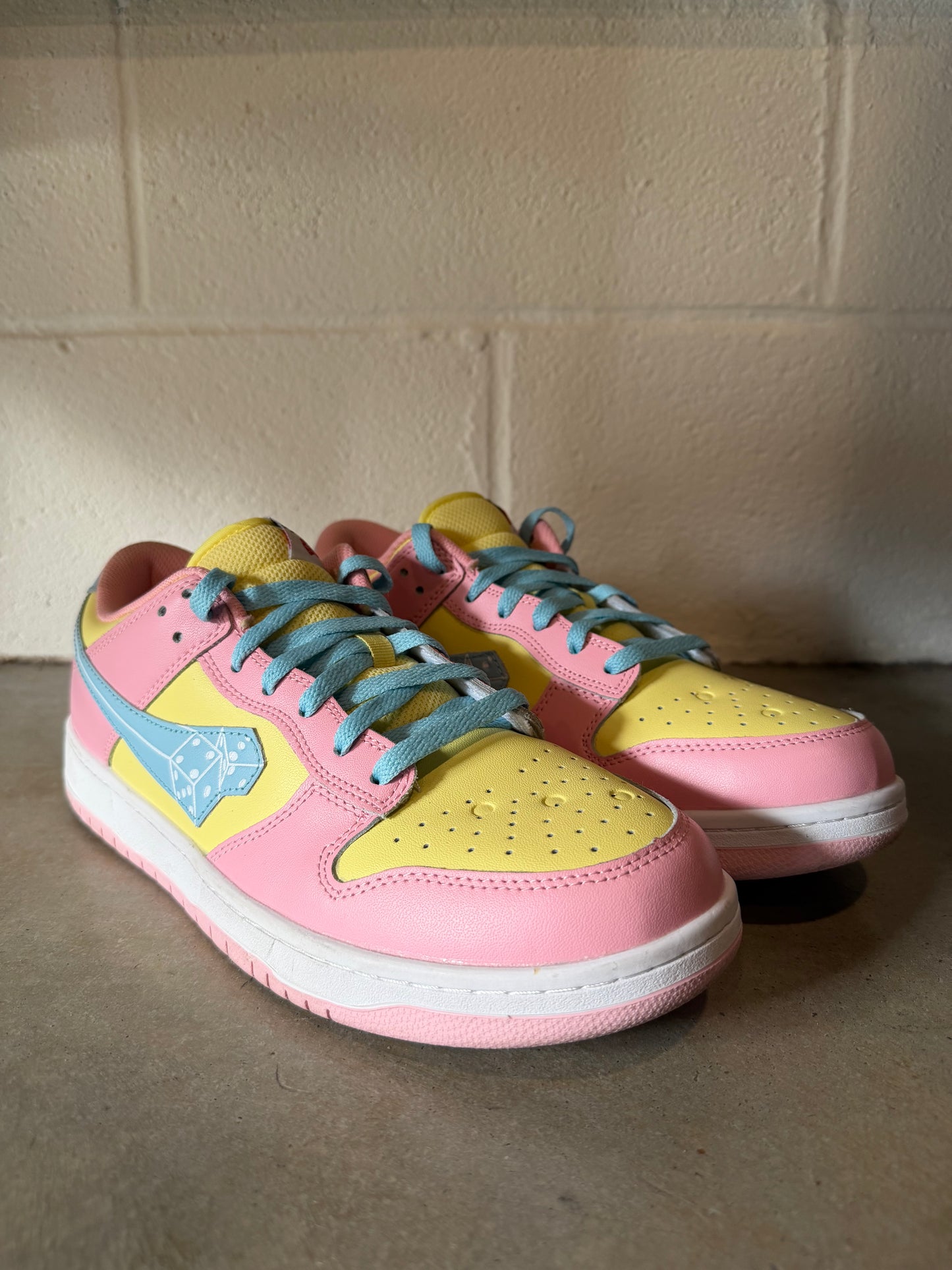 Donny The Dybbuk Dice Sneakers Sz 11M/12.5W