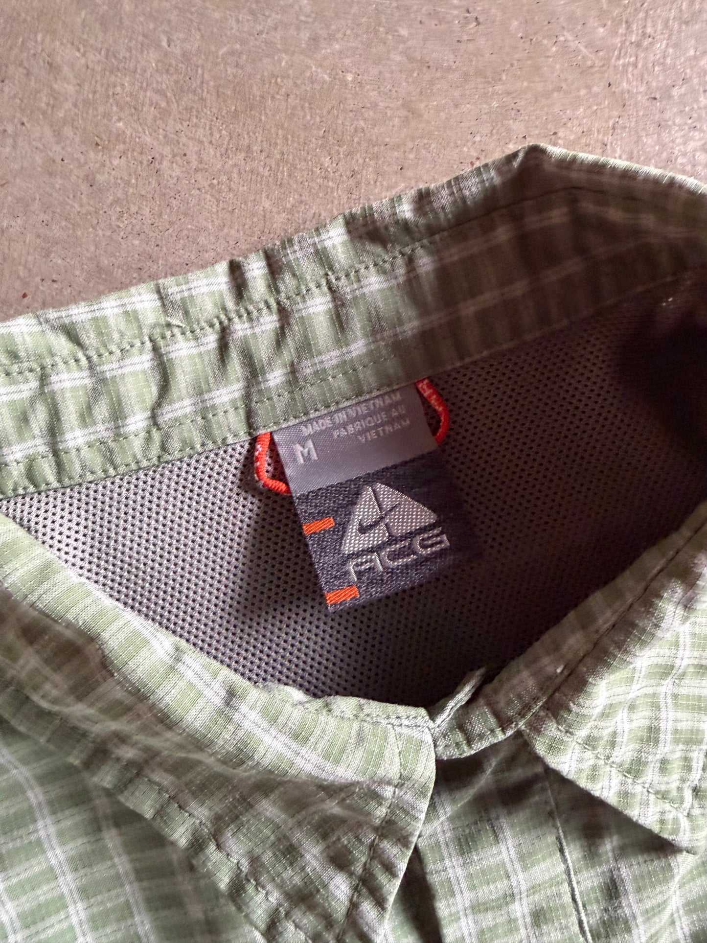 Nike ACG Green Button Up Shirt Sz M