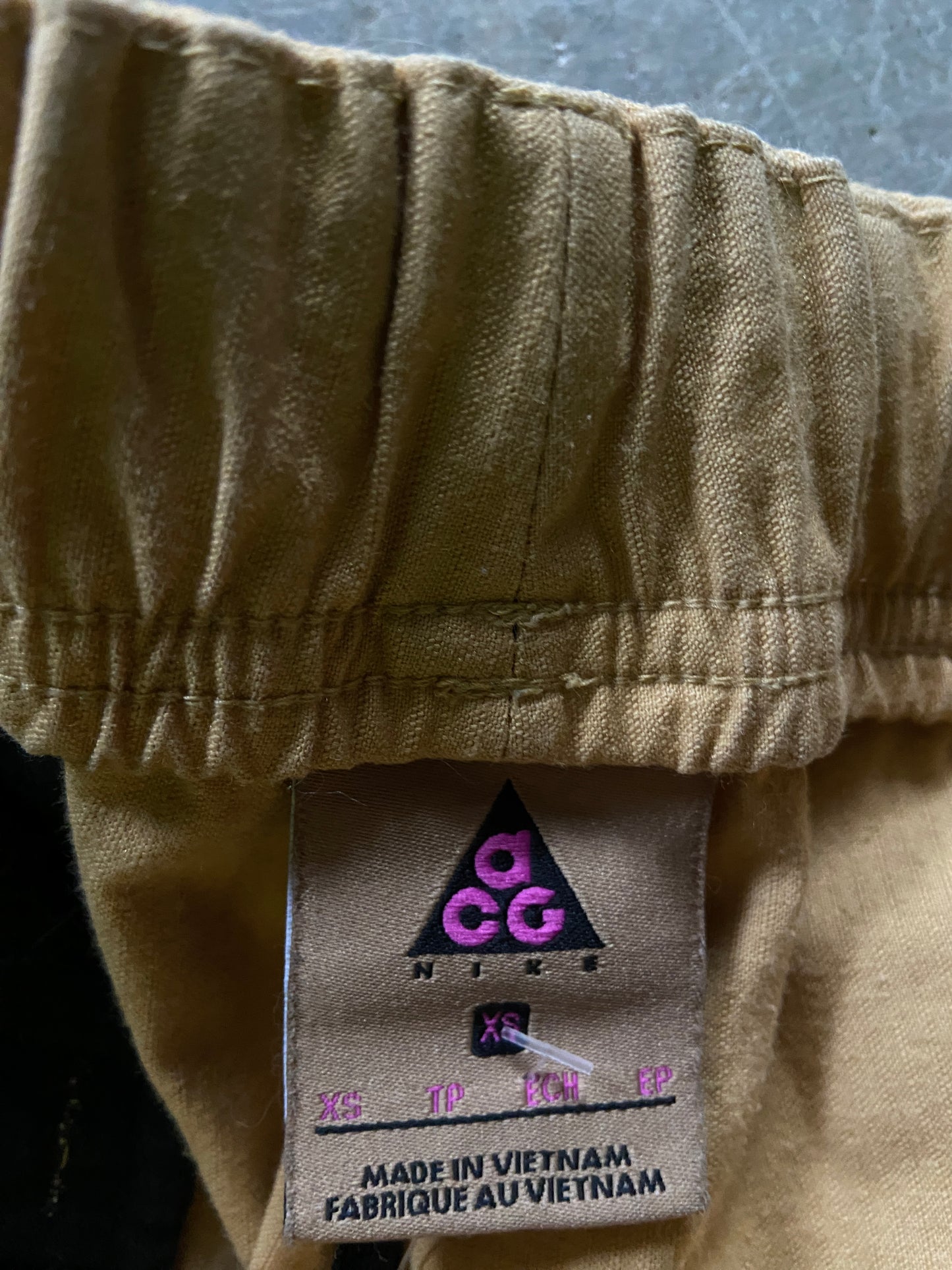 Nike ACG Tan/Black Pants Sz XS