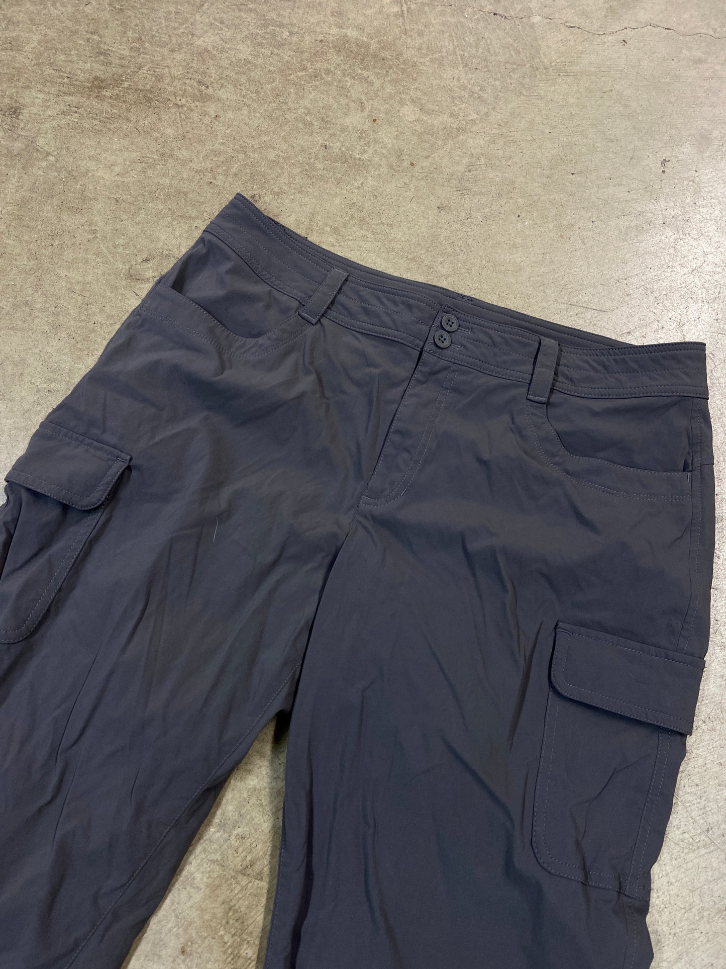 VTG Wmns Eddie Bauer Outdoor Hiking Cargo Capris Sz 14