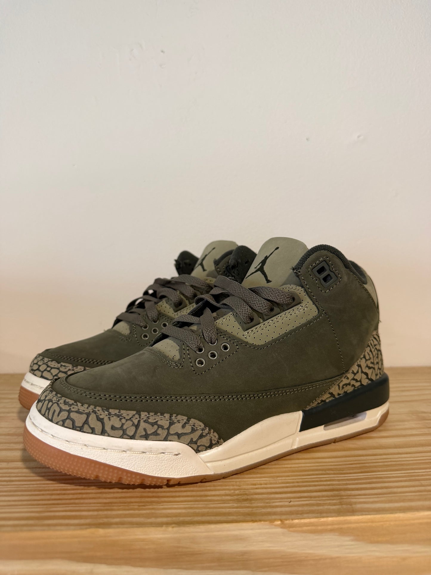Preowned Jordan 3 Retro Family Affair (GS) Sz 5.5Y