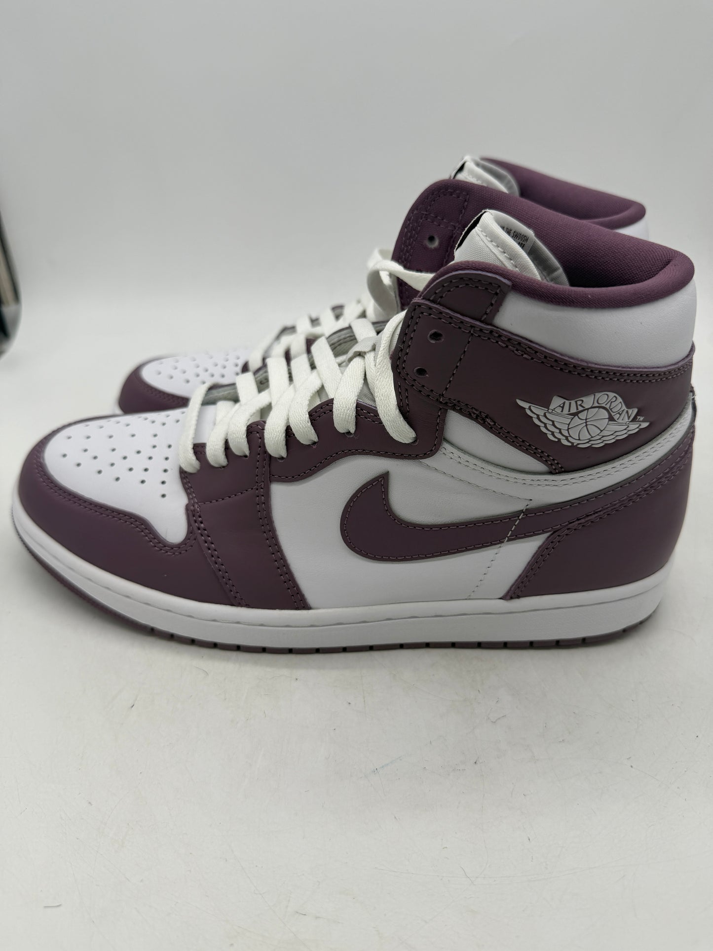 Preowned Air Jordan 1 Retro High OG 'Mauve' Sz 10.5M/12W DZ5485-105