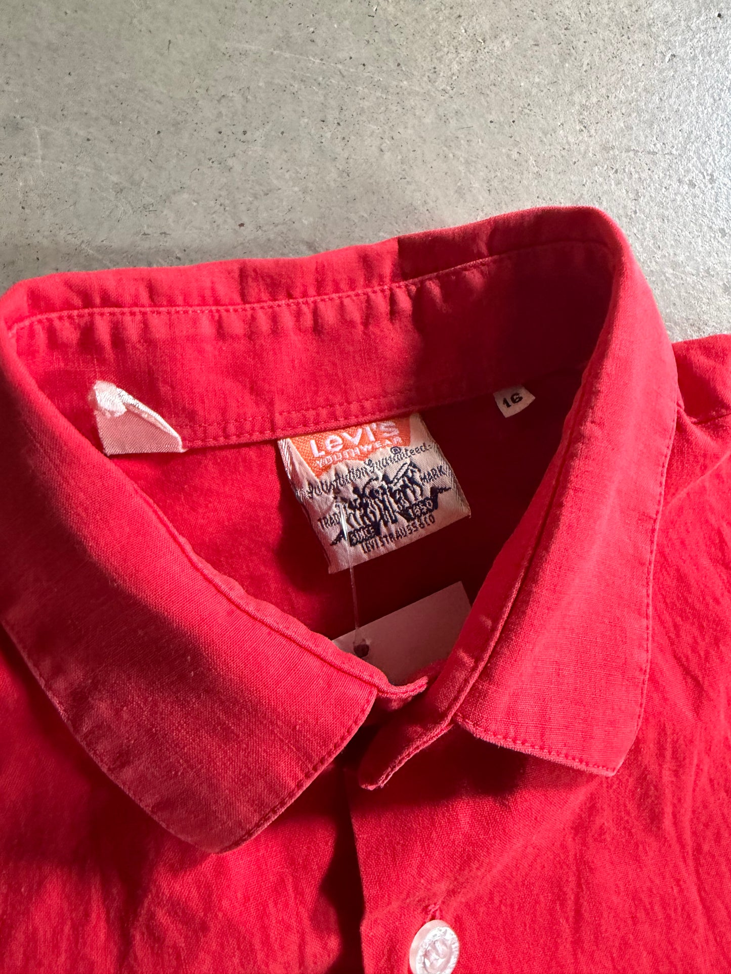VTG Levis Red Button Shirt Sz XS/S