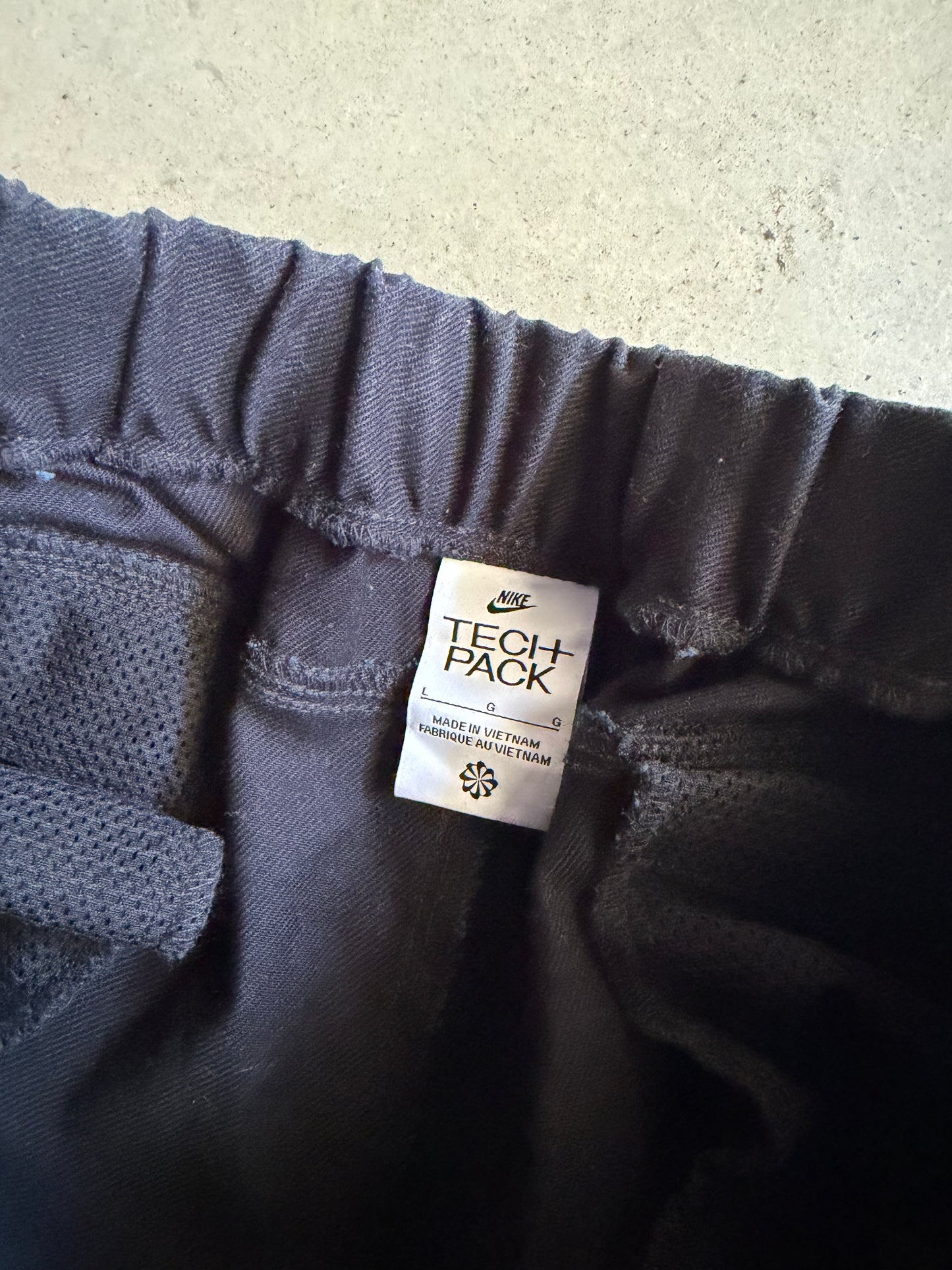 Nike Tech Pack Black Pants Sz L