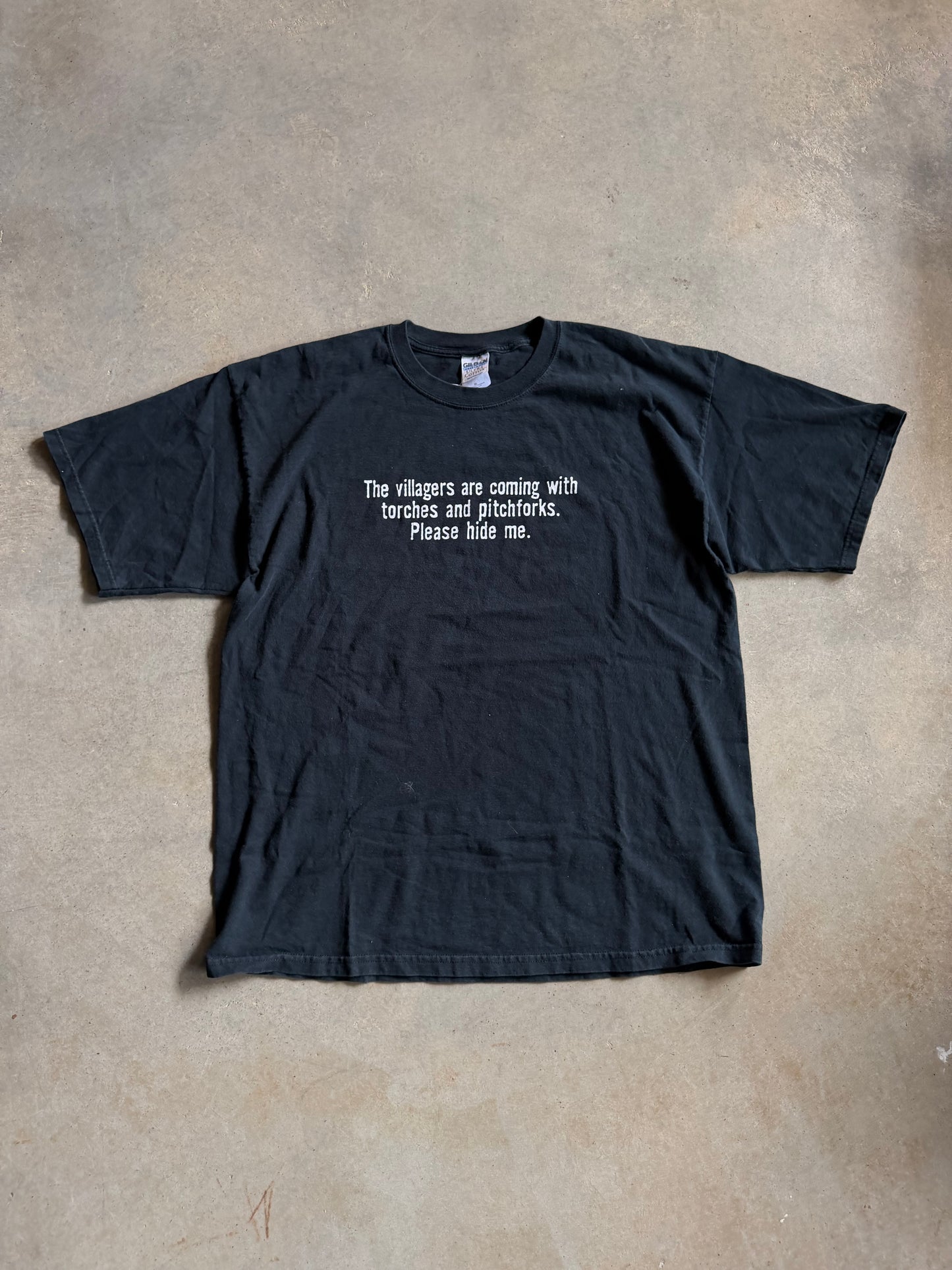 The Villagers Are Coming Please Hide Me Tee Sz XL