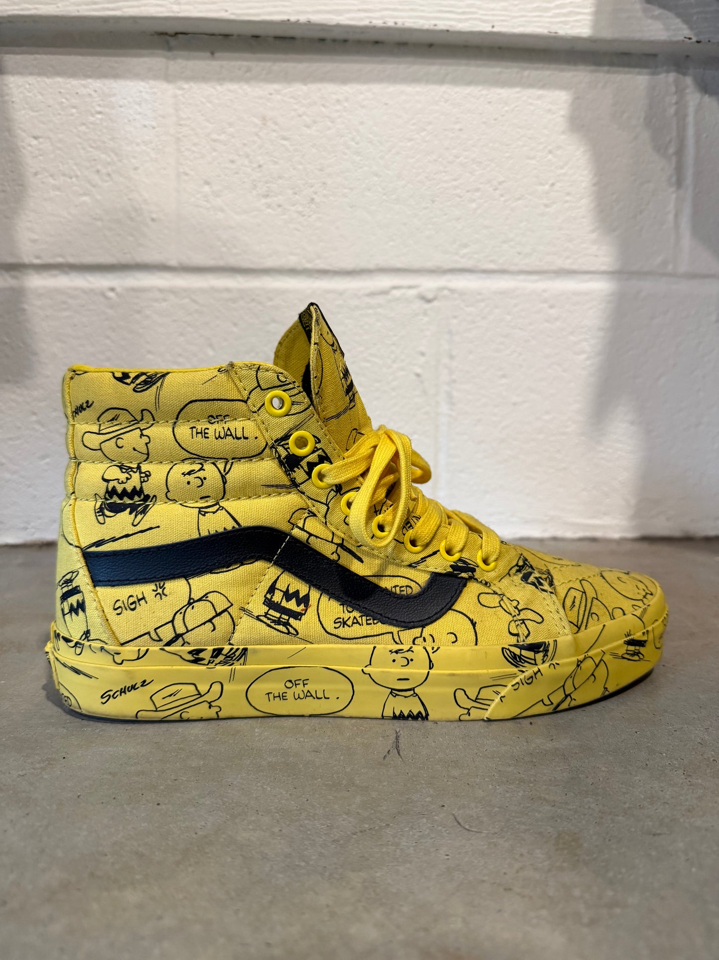 Preowned Vans Sk8-Hi Peanuts Charlie Brown Sz 8.5M/10W