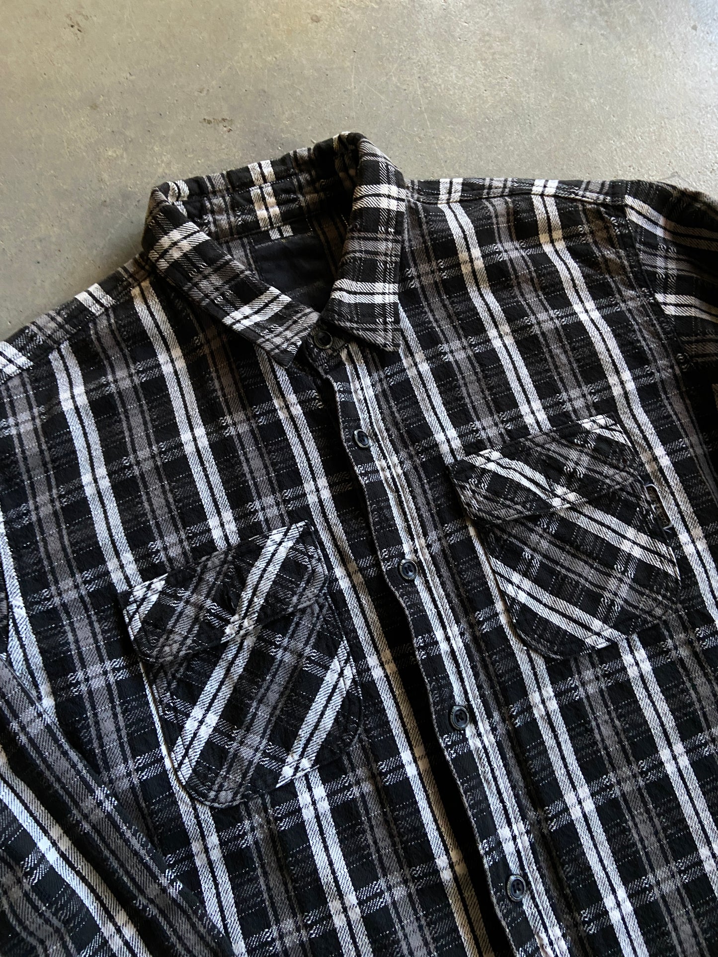 VTG 2003 Neighborhood Heavyweight Button Up Sz Medium