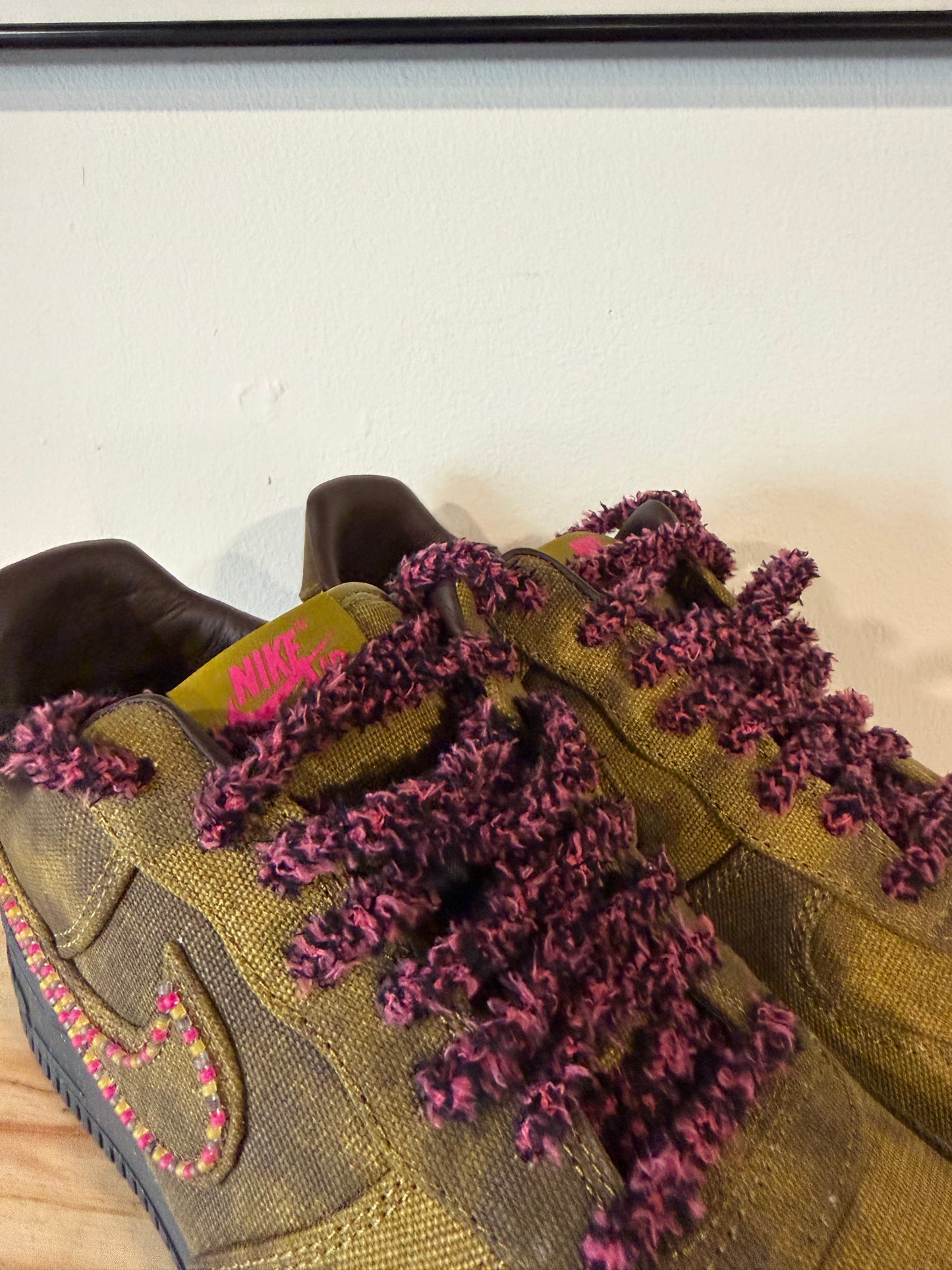 Preowned Nike Air Force 1 Low '07 QS Boucle Desert Moss Fierce Pink Sz 10.5M/12W