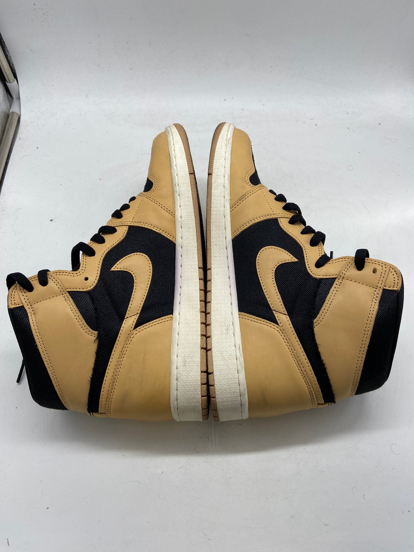 Preowned 2022 Air Jordan 1 Retro High OG 'Heirloom' Sz 13M/14.5W 555088-202