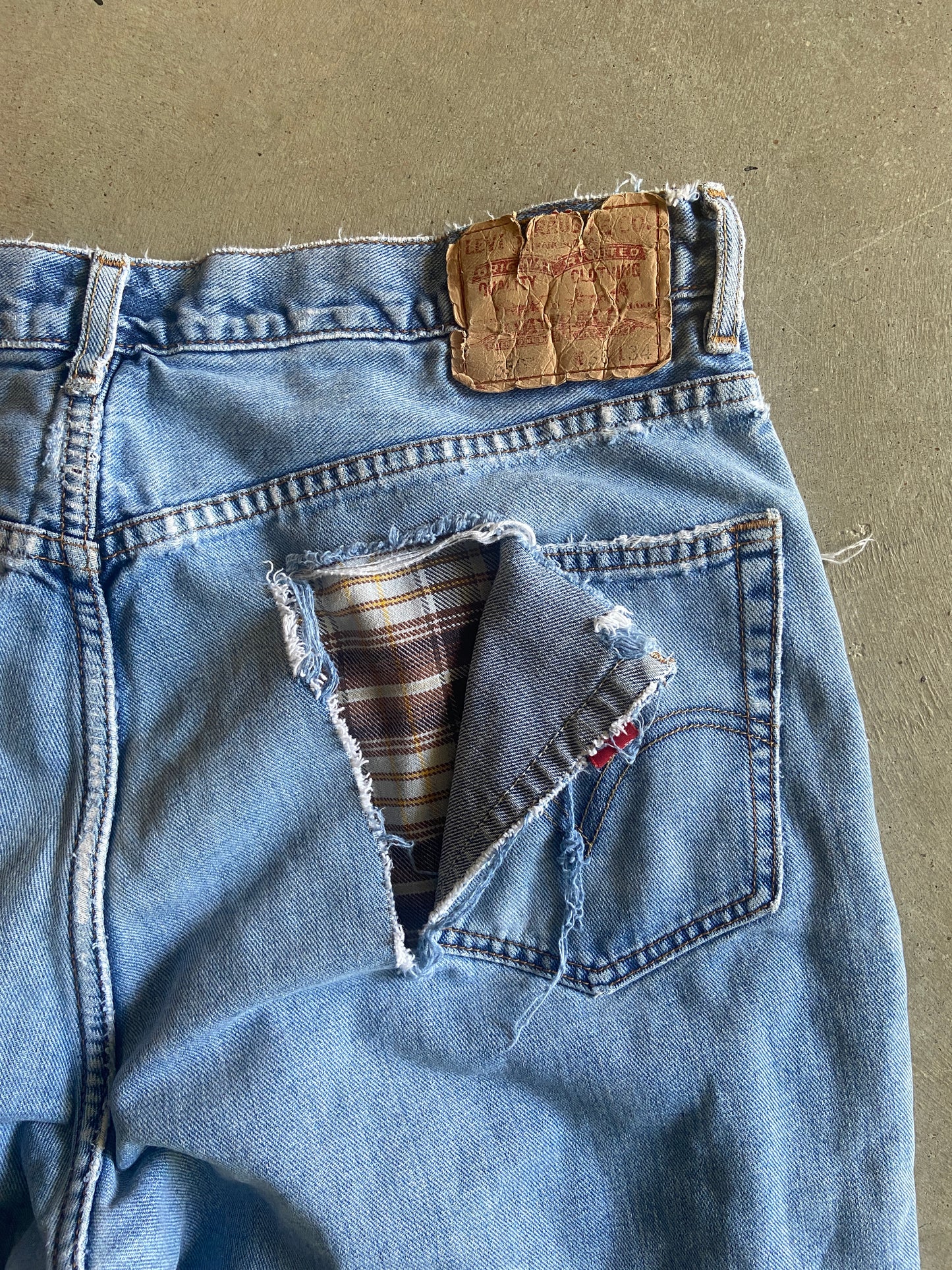 Levi’s 550 Flannel Lined Light Wash Jeans Sz 36x34