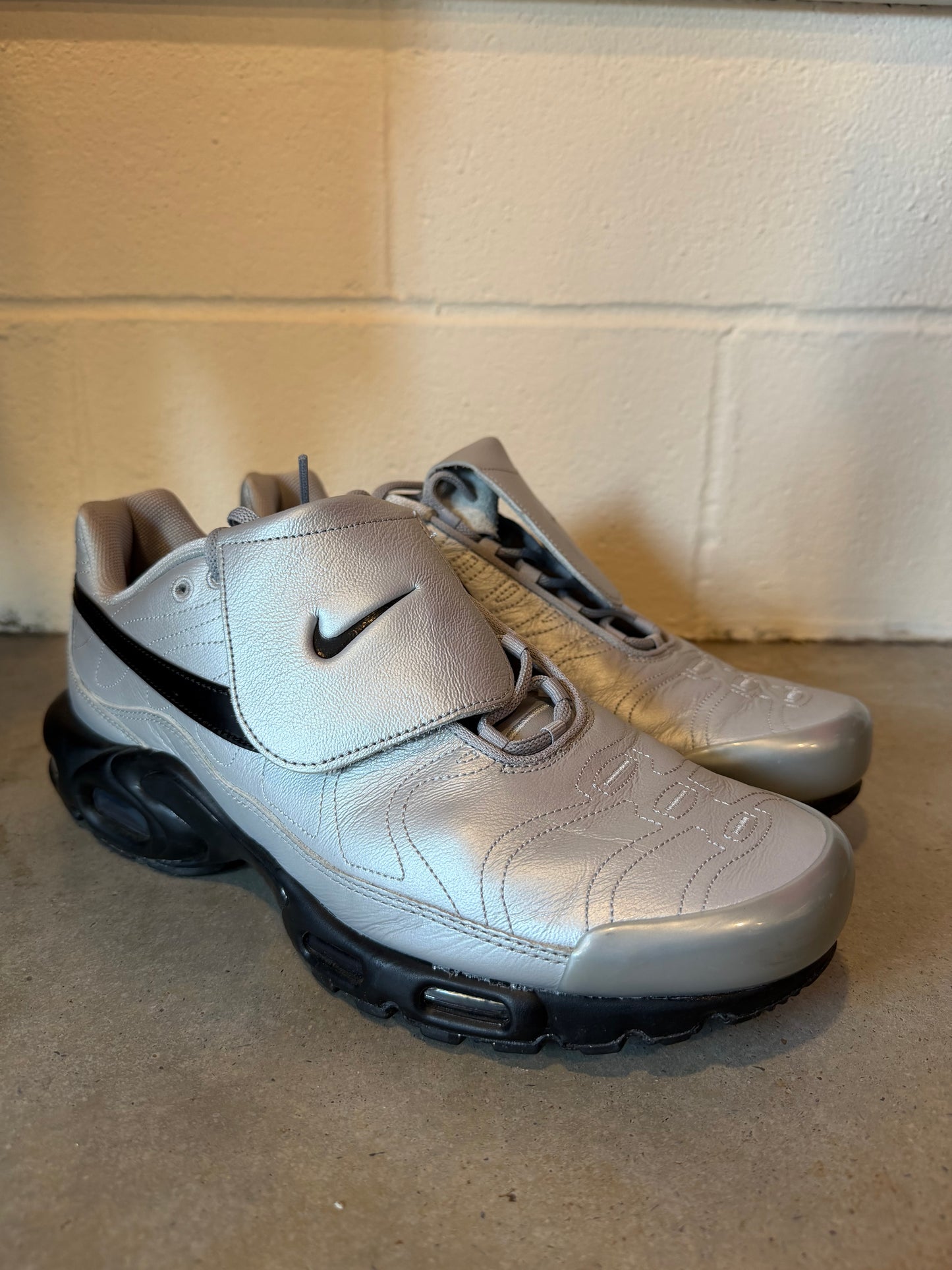 Preowned Nike Air Max Plus Shoes Wolf Gray Black HM6850-001 Sz 13M/14.5W