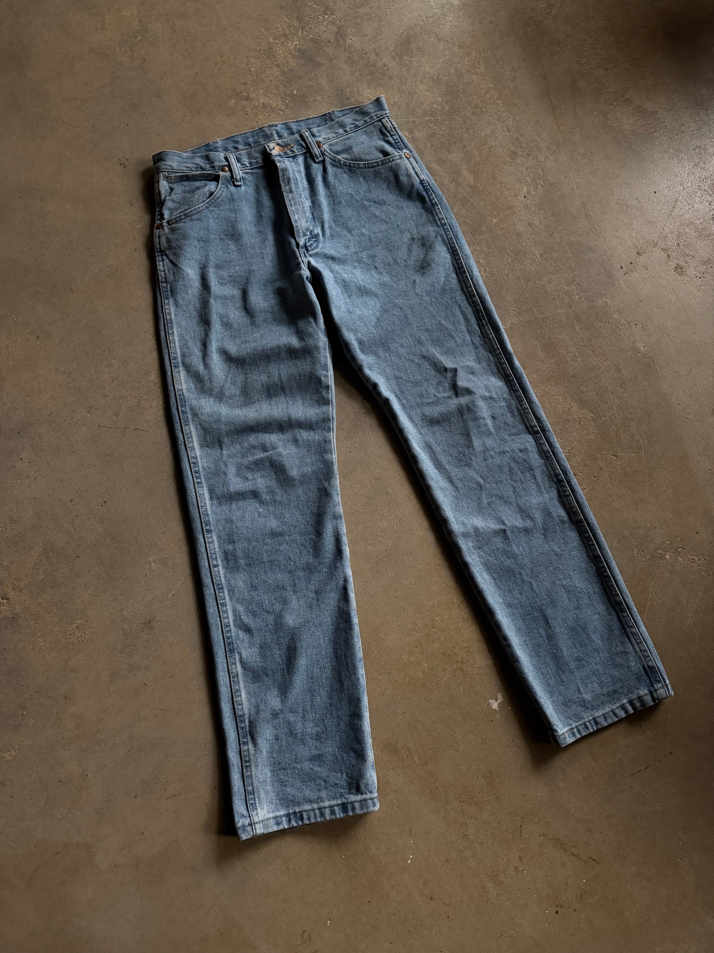 VTG Wrangler Straight Leg Medium Wash Denim Jeans Sz 32x32