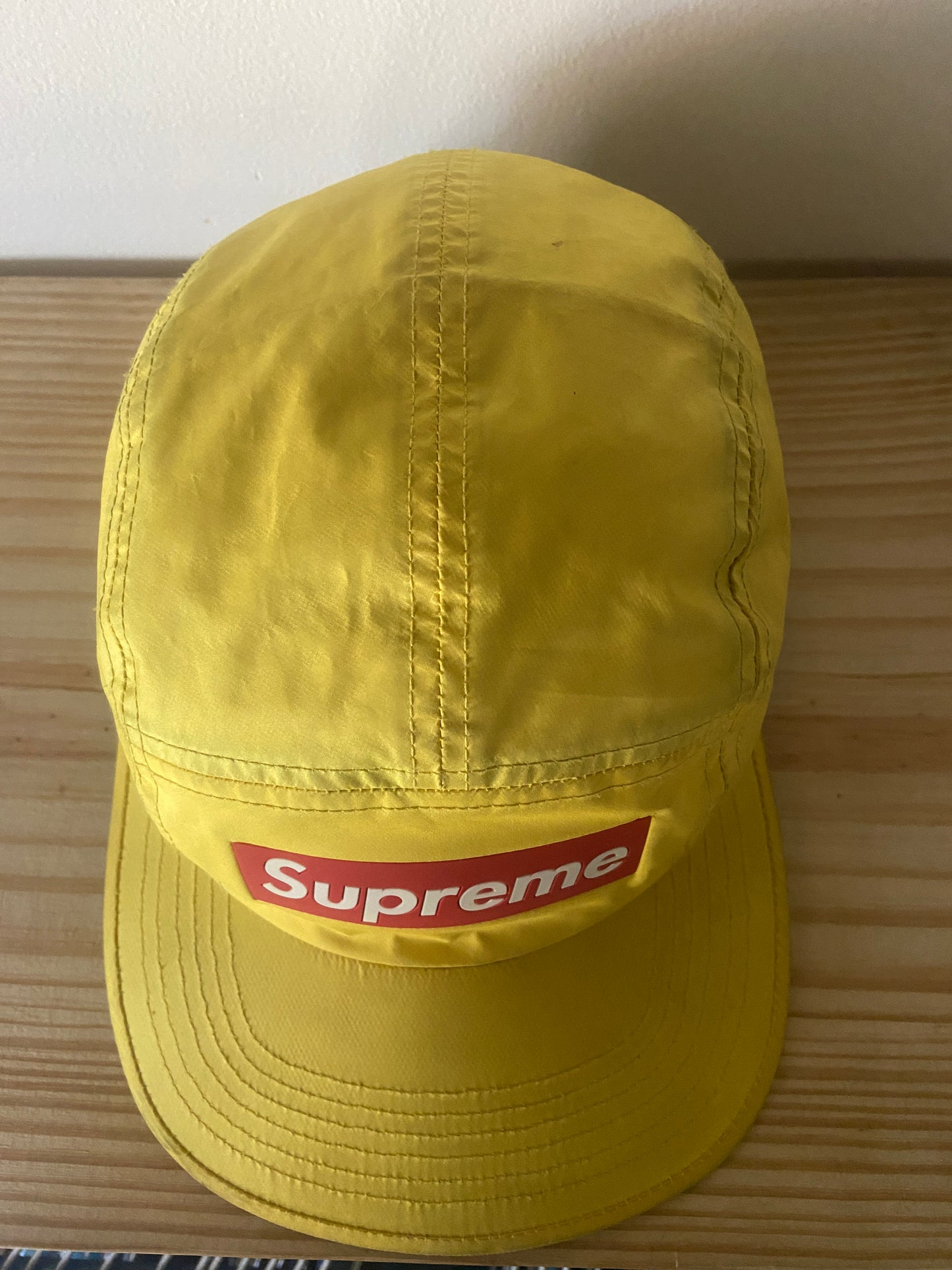 FW20 Supreme inset logo Camp Cap “Yellow”