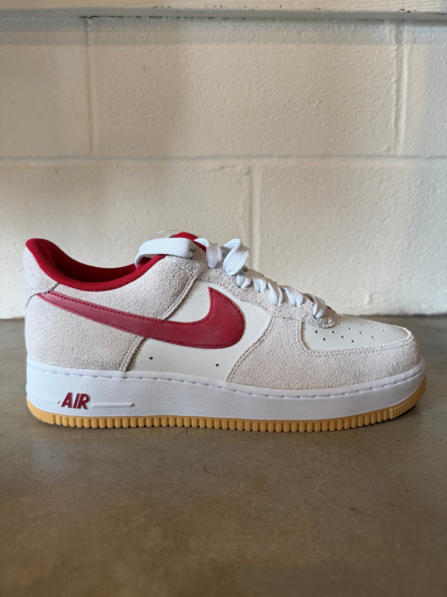Nike Air Force 1 Low '07 LV8 Summit White Varsity Red Gum Sz 10.5M/12W IB6388-101