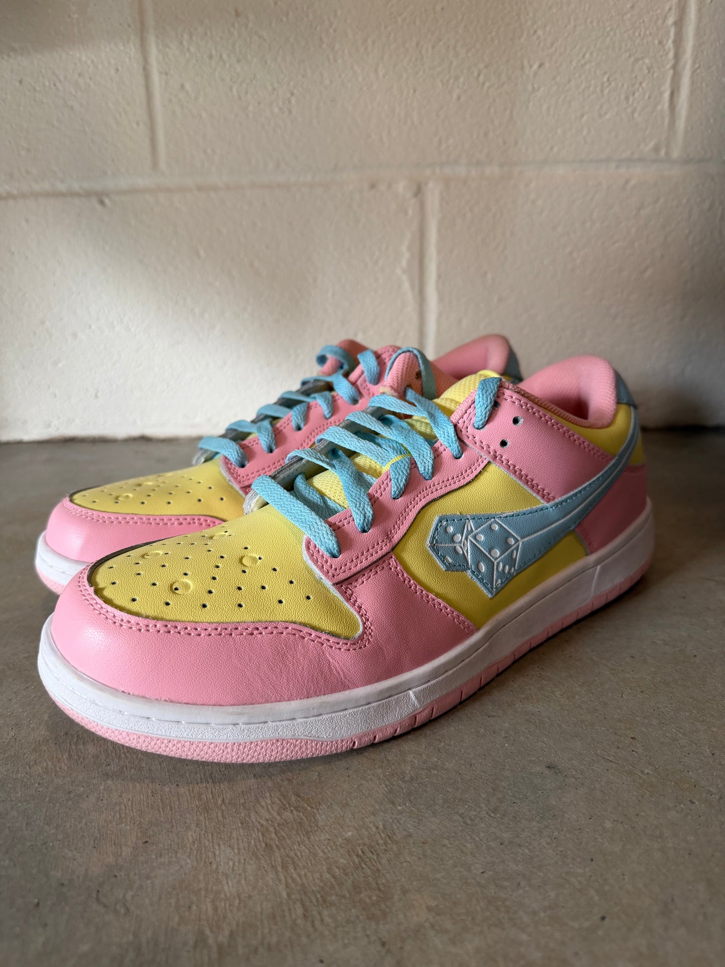 Donny The Dybbuk Dice Sneakers Sz 11M/12.5W