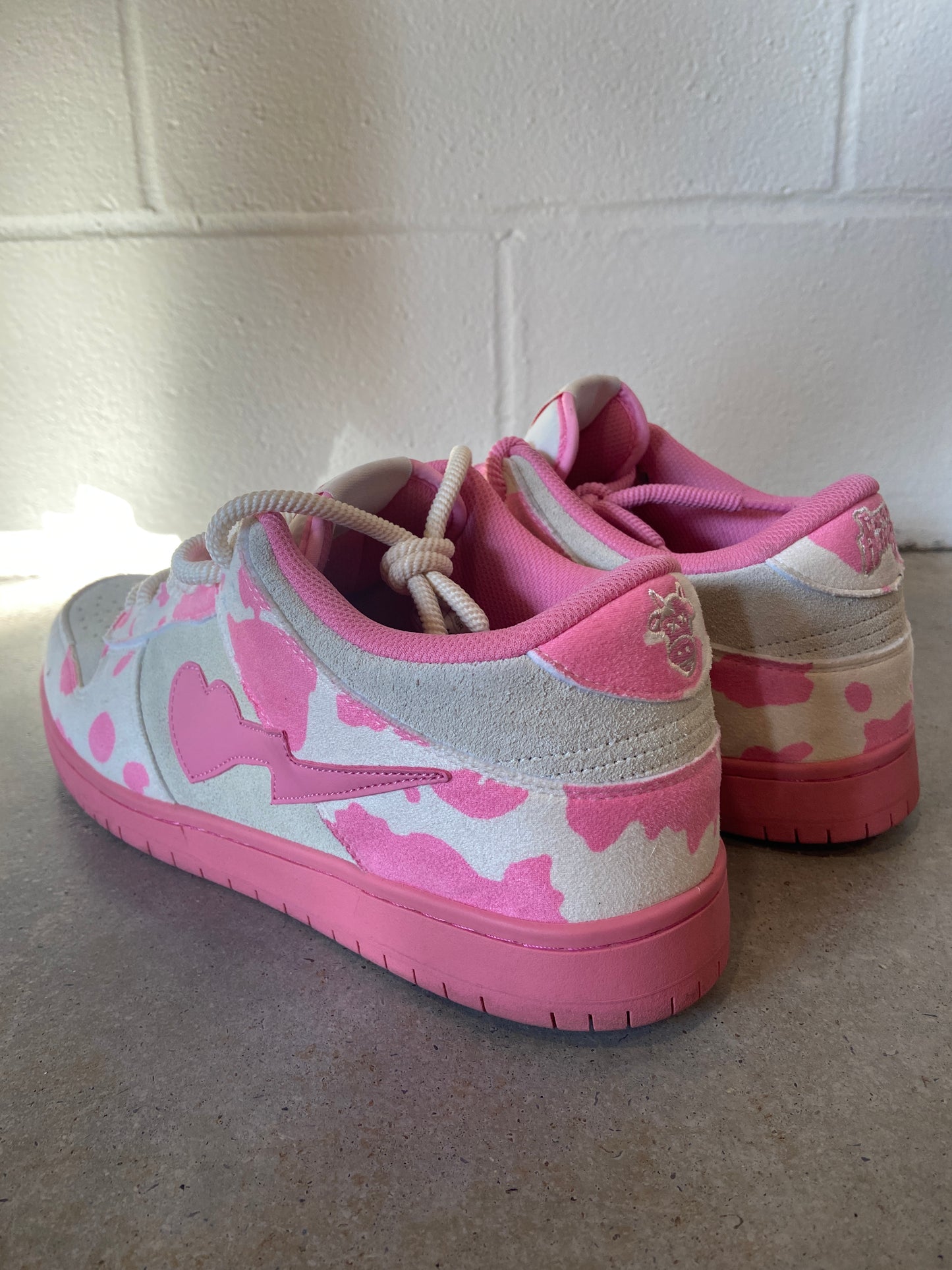 Preowned Sad Boy Saga Skywalker Strawberry Milk Men’s Sz 12M/13.5W