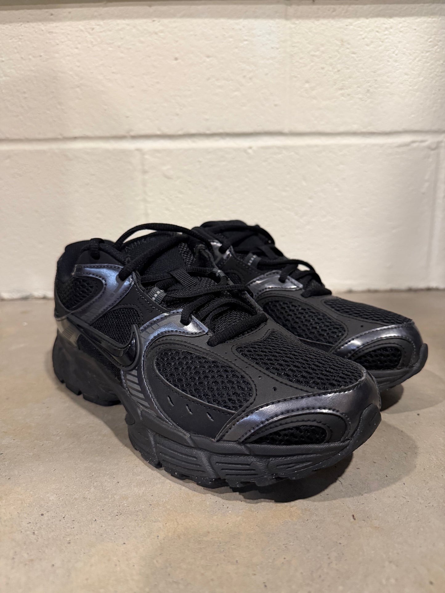 Preowned Nike V5 RNR Black Anthracite Sz 8.5M/10W