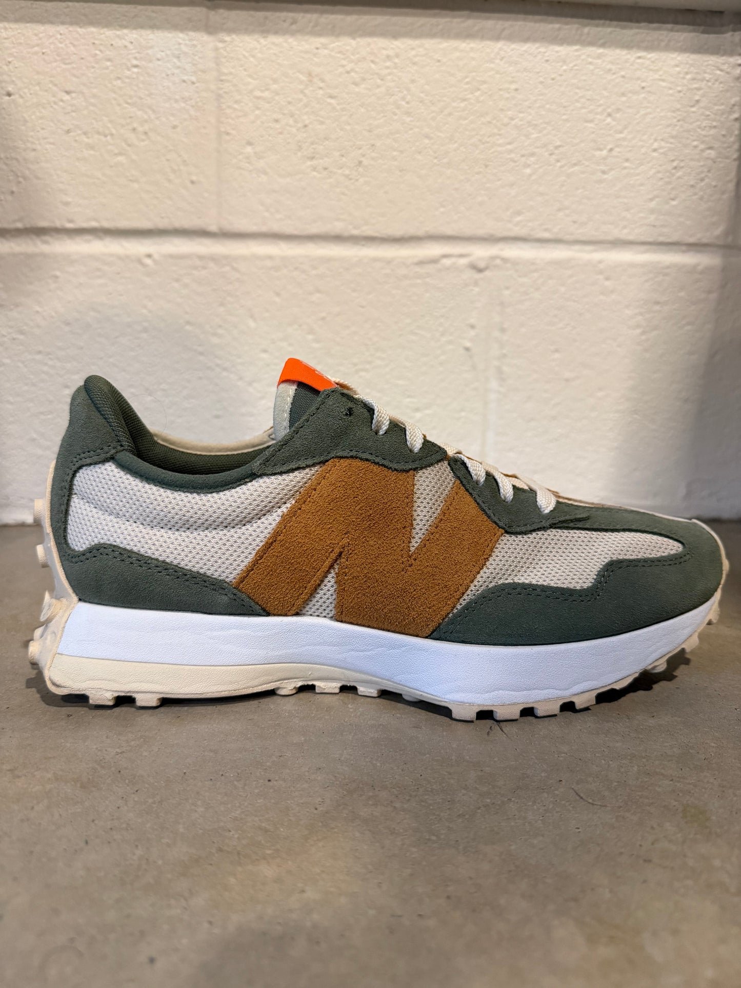 Preowned New Balance Todd Snyder 327 Farmer’s Market Wheat Size 9M/10.5W