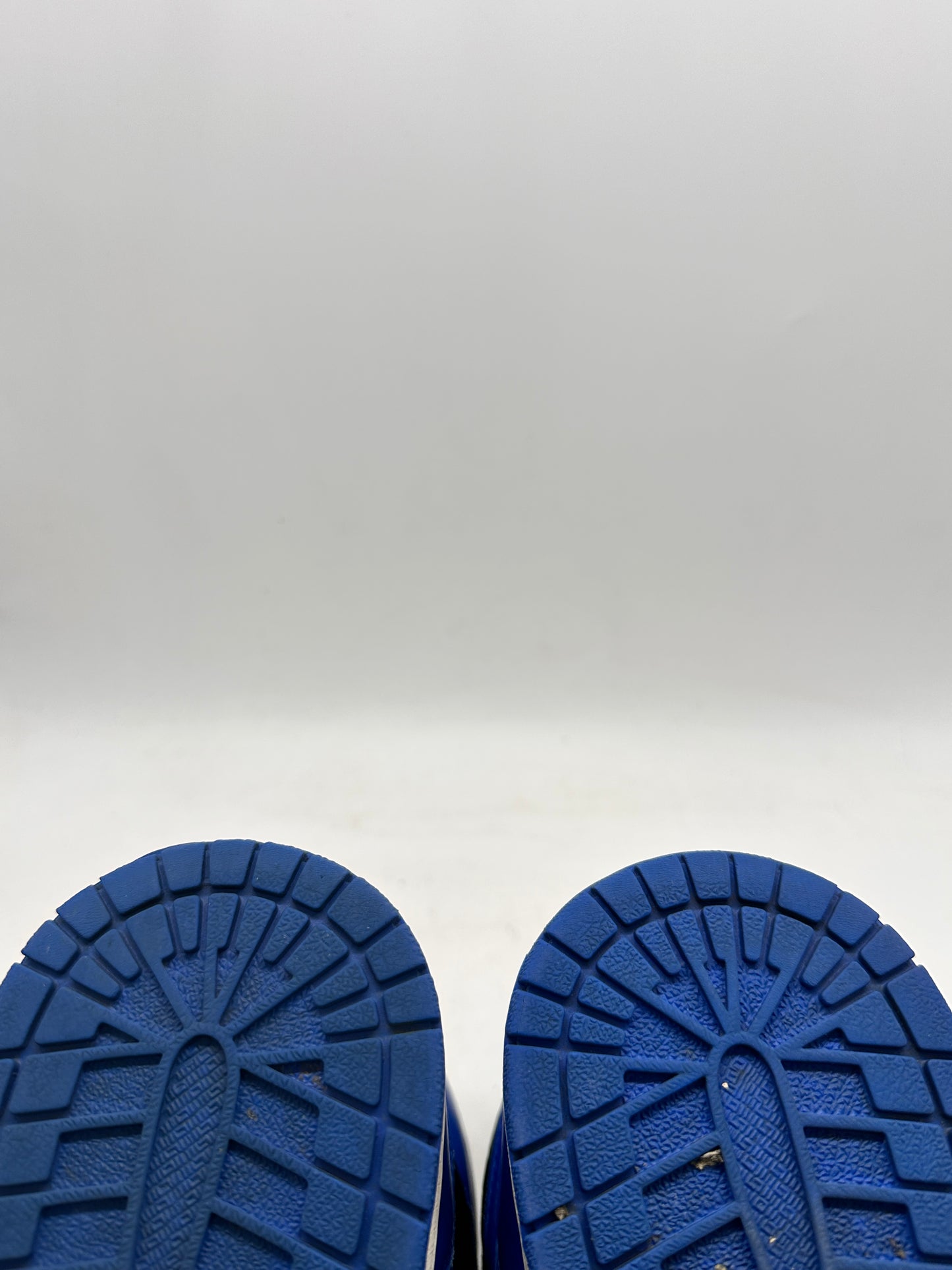 Preowned Jordan 1 Retro Royal (2017) Sz 12M/13.5W 555088-007