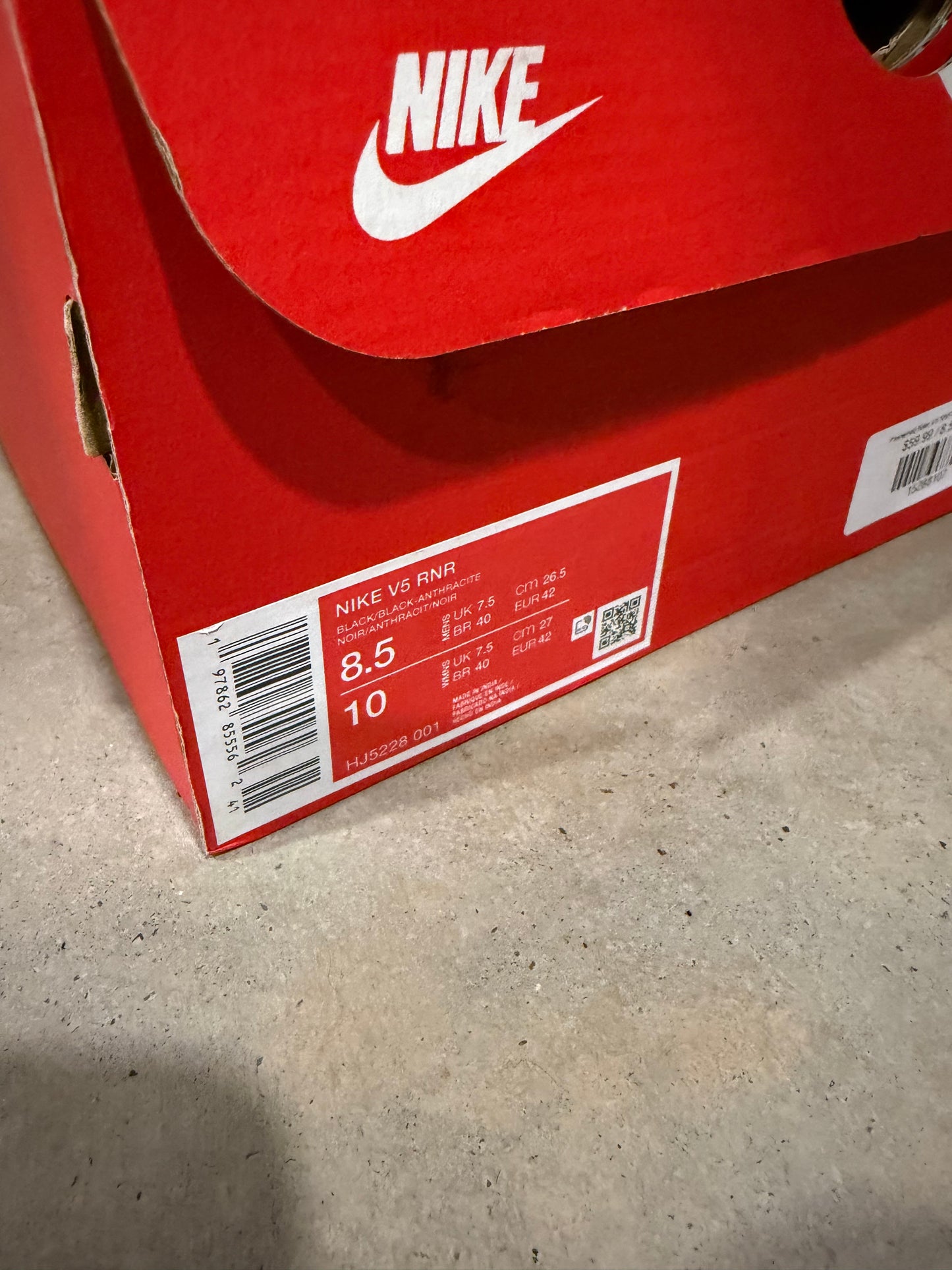 Preowned Nike V5 RNR Black Anthracite Sz 8.5M/10W