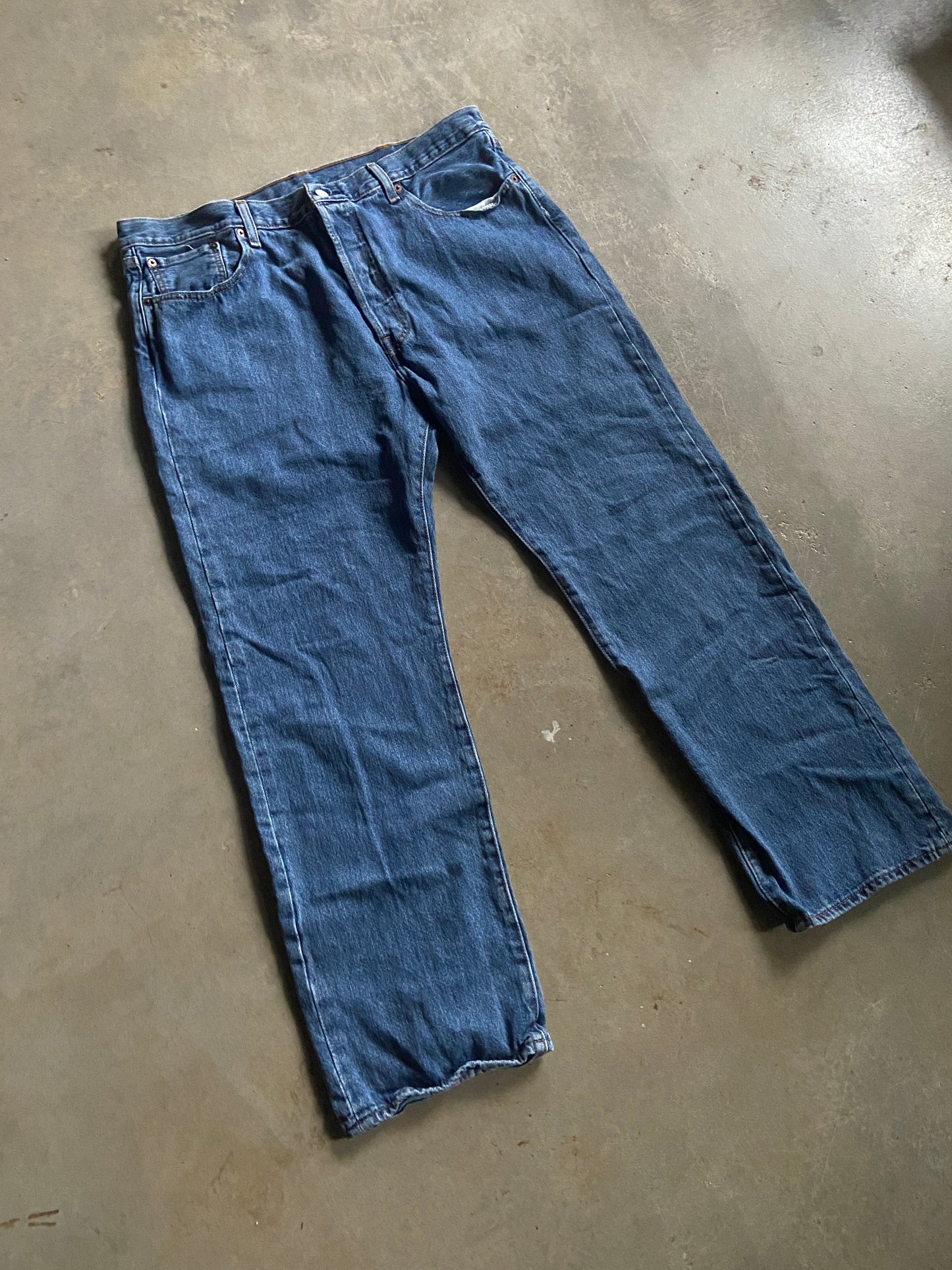 VTG Levis 501 Medium Wash Denim Jeans Sz 38x30