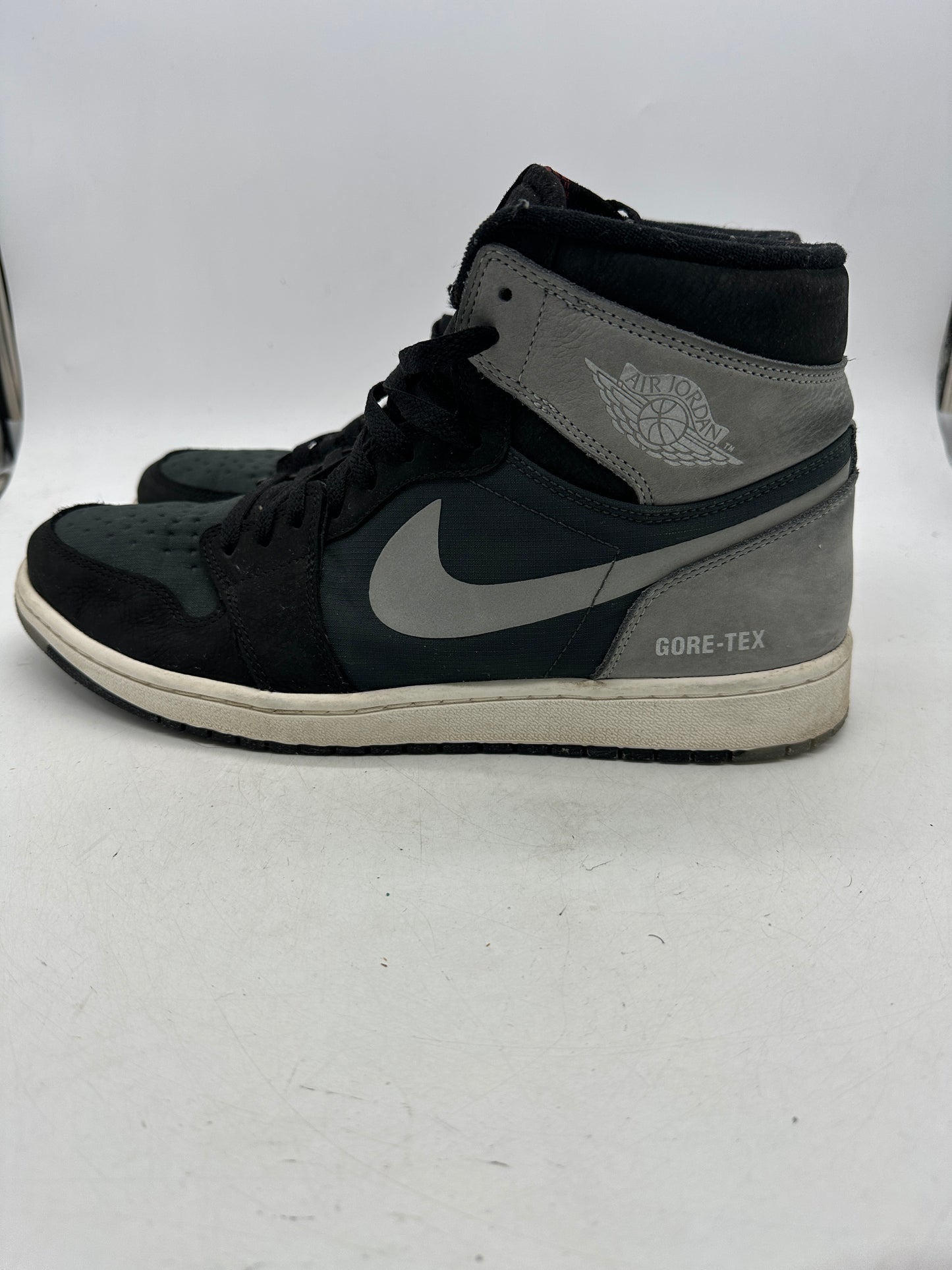 Preowned Jordan 1 Retro High Element Gore-Tex Black Particle Grey Sz 13M/14.5W DB2889-001