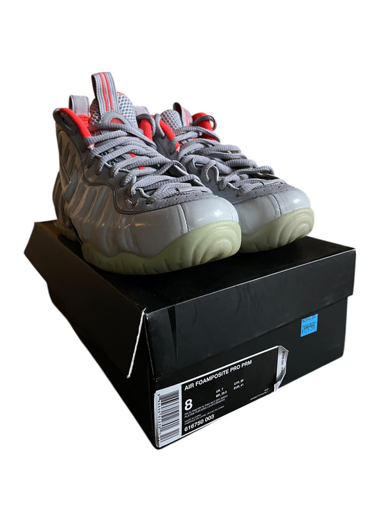 Preowned Nike Air Foamposite "Pure Platinum" Sz 8M/9.5W