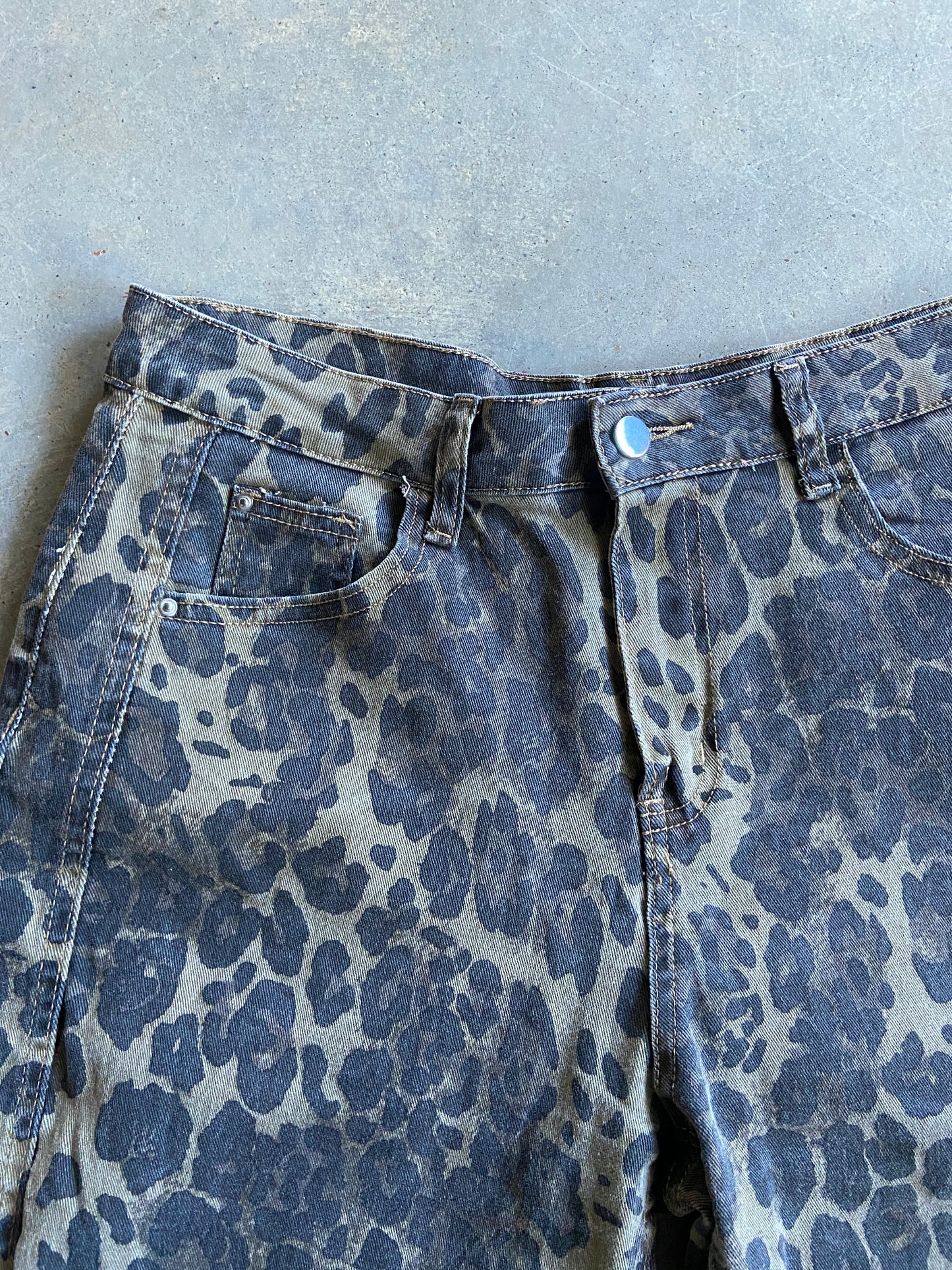 Leopard Denim Style Barrel Pants Sz 34x25