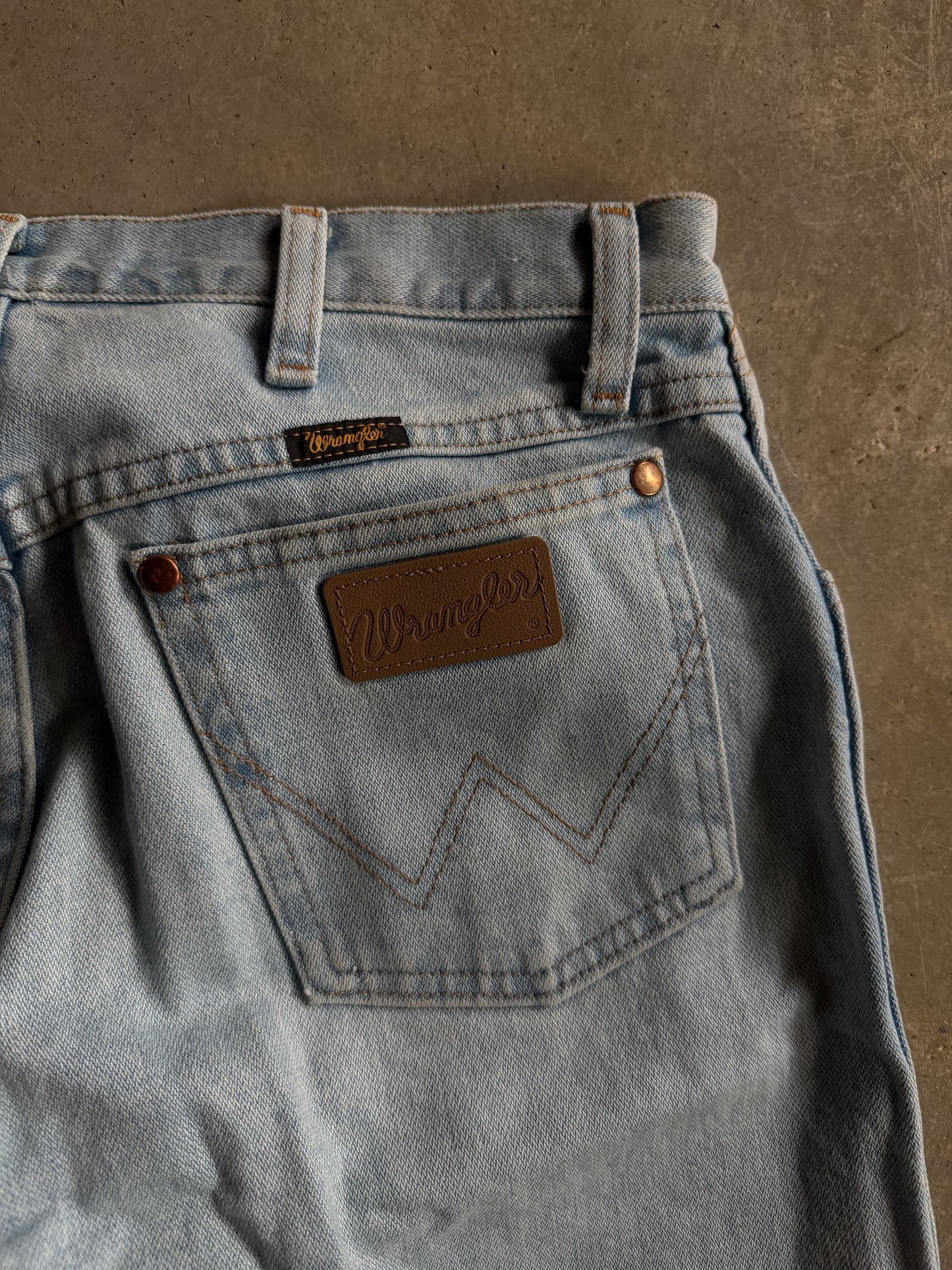 VTG Wrangler Straight Leg Light Wash Denim Jeans Sz 32x32