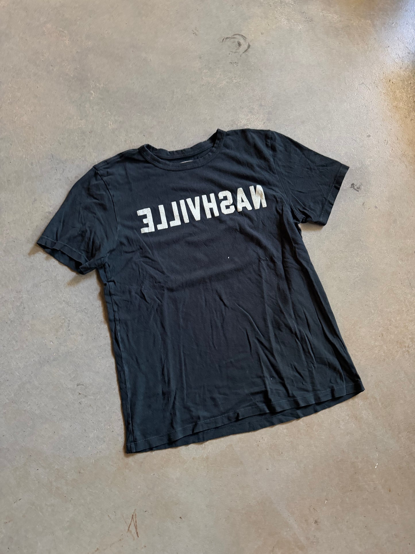Imogene and Willie Reverse Nashville Graphic Tee Sz L
