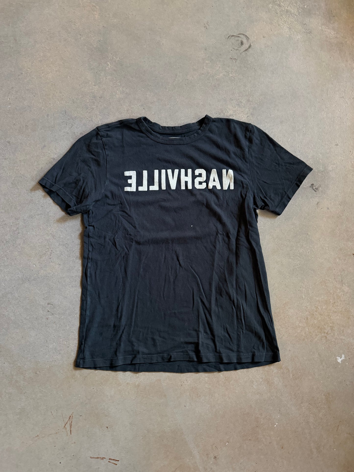 Imogene and Willie Reverse Nashville Graphic Tee Sz L