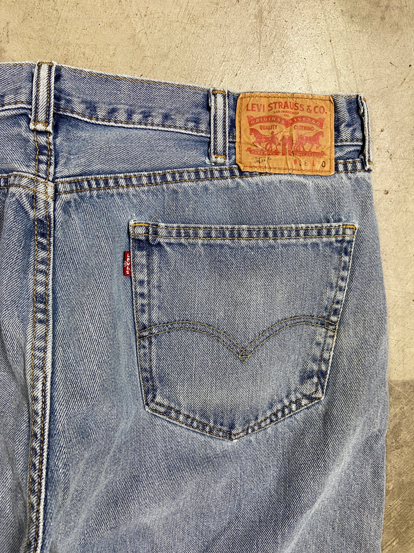 VTG Levi's 505 Blue Denim Relaxed Jeans Sz 38x30