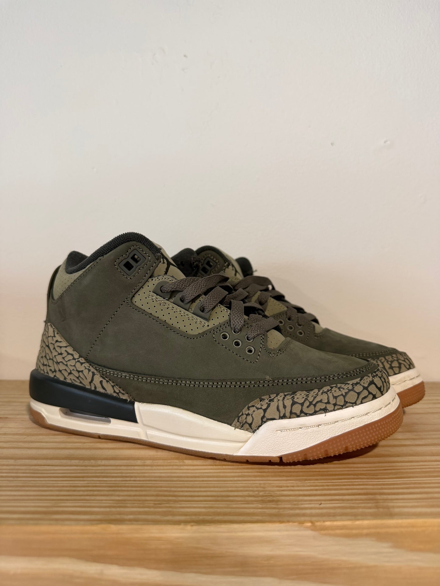 Preowned Jordan 3 Retro Family Affair (GS) Sz 5.5Y