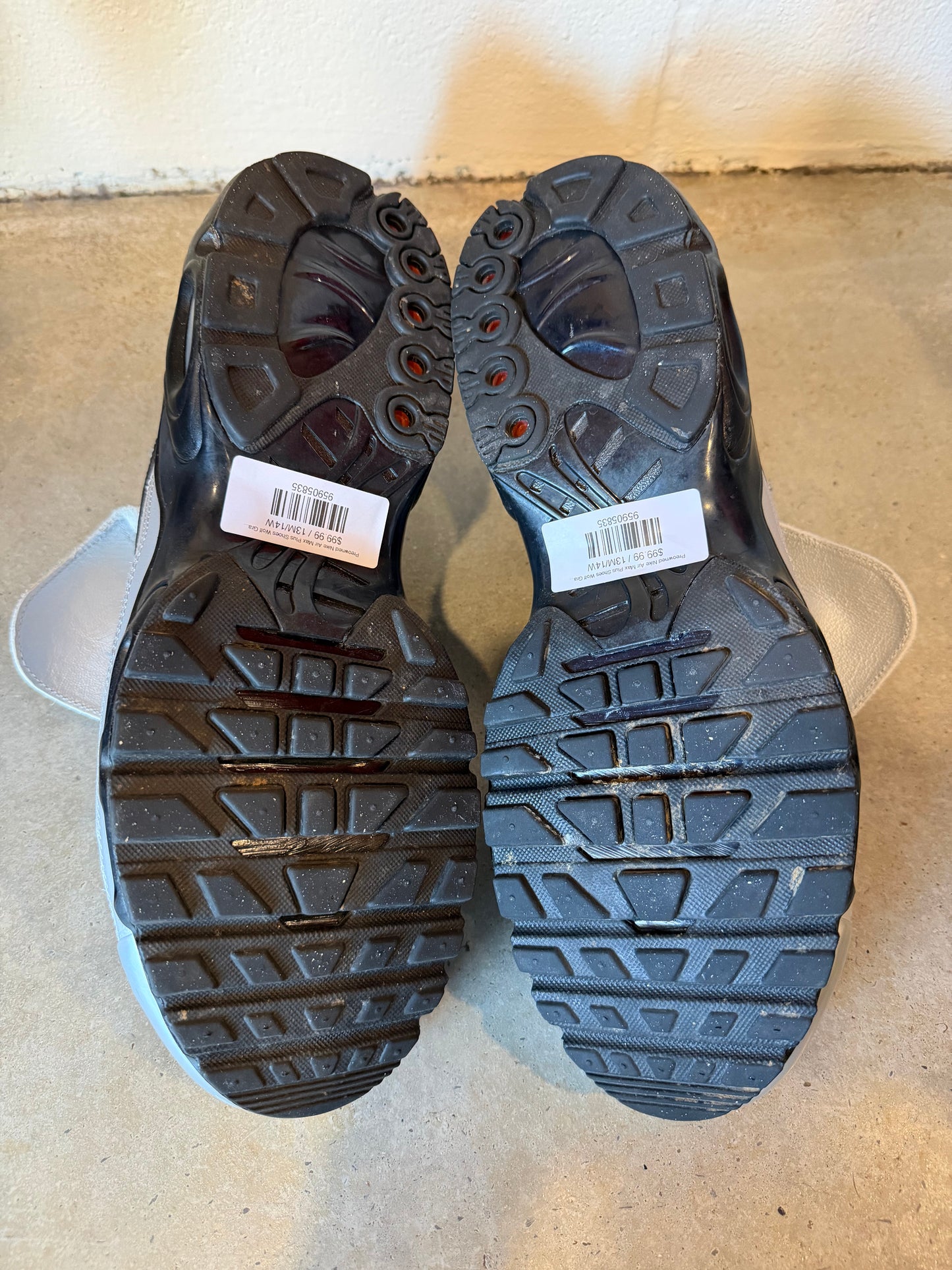 Preowned Nike Air Max Plus Shoes Wolf Gray Black HM6850-001 Sz 13M/14.5W