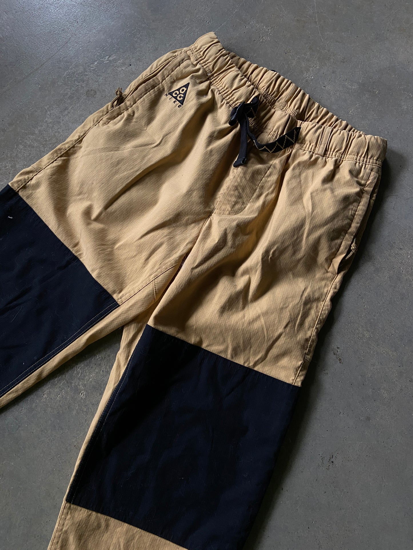 Nike ACG Tan/Black Pants Sz XS