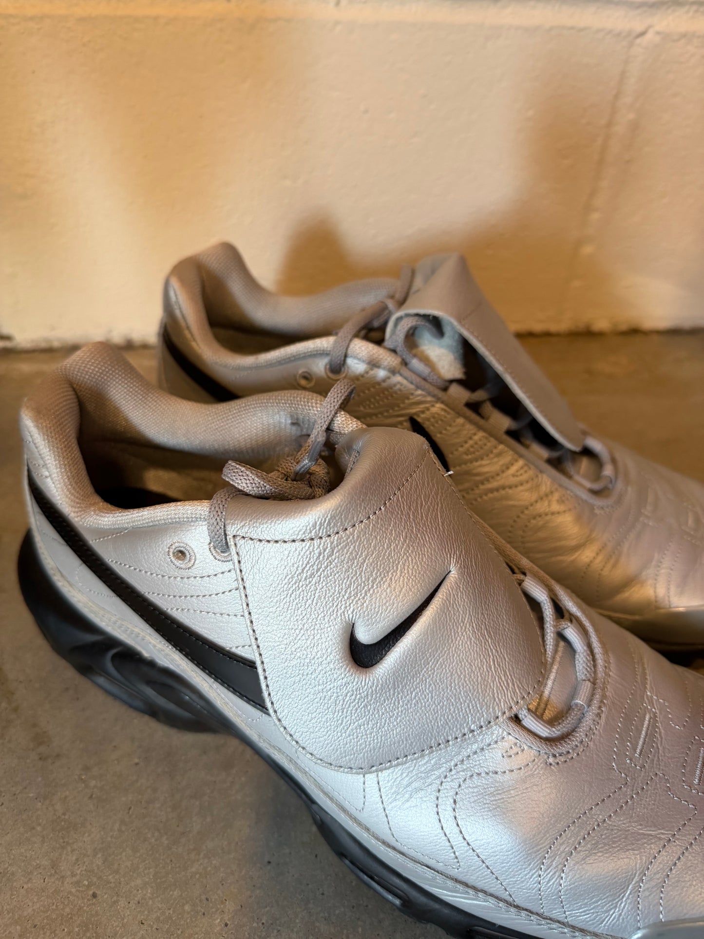 Preowned Nike Air Max Plus Shoes Wolf Gray Black HM6850-001 Sz 13M/14.5W