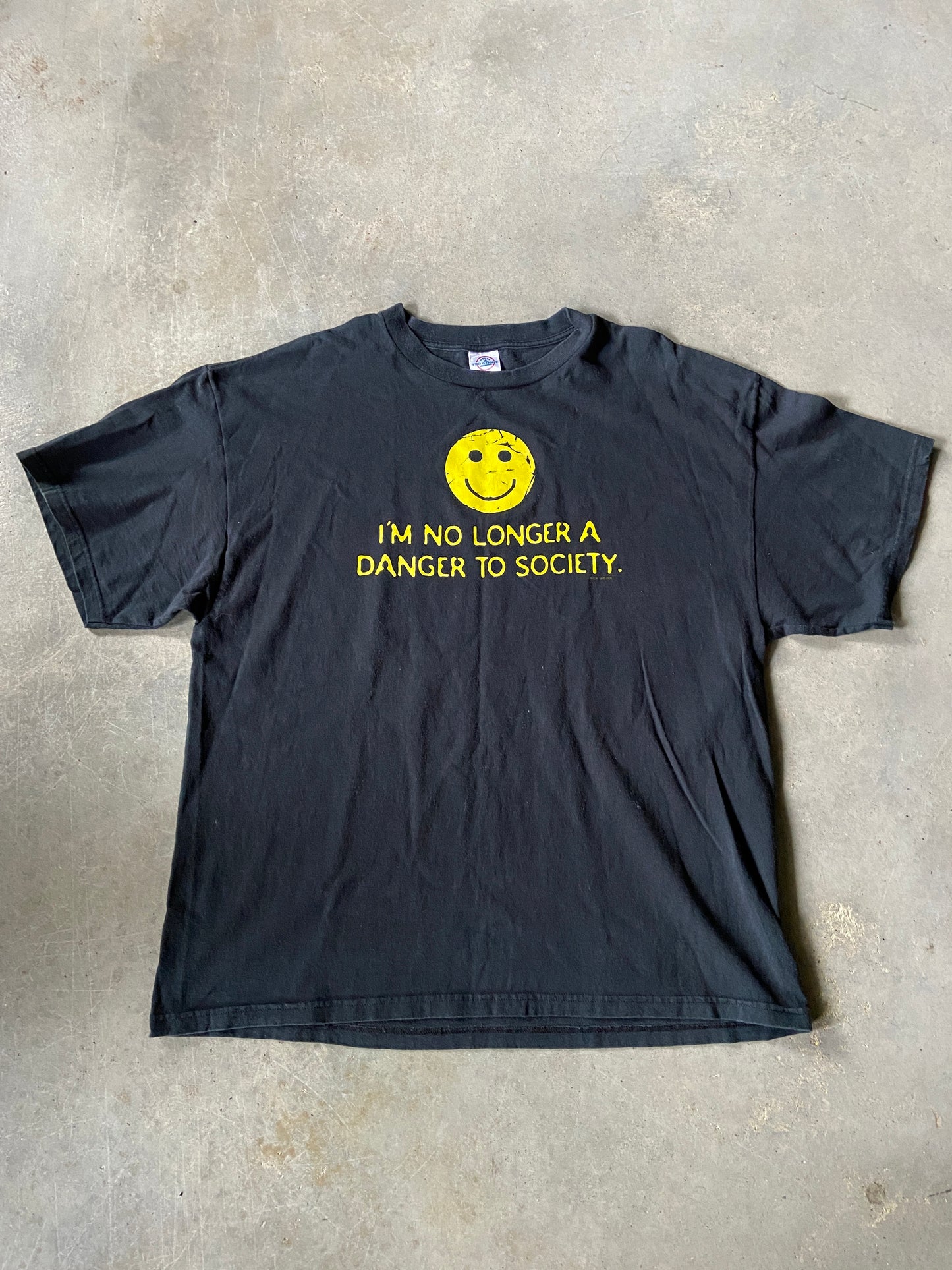 Smiley Face "No Longer A Danger" Tee Sz XL