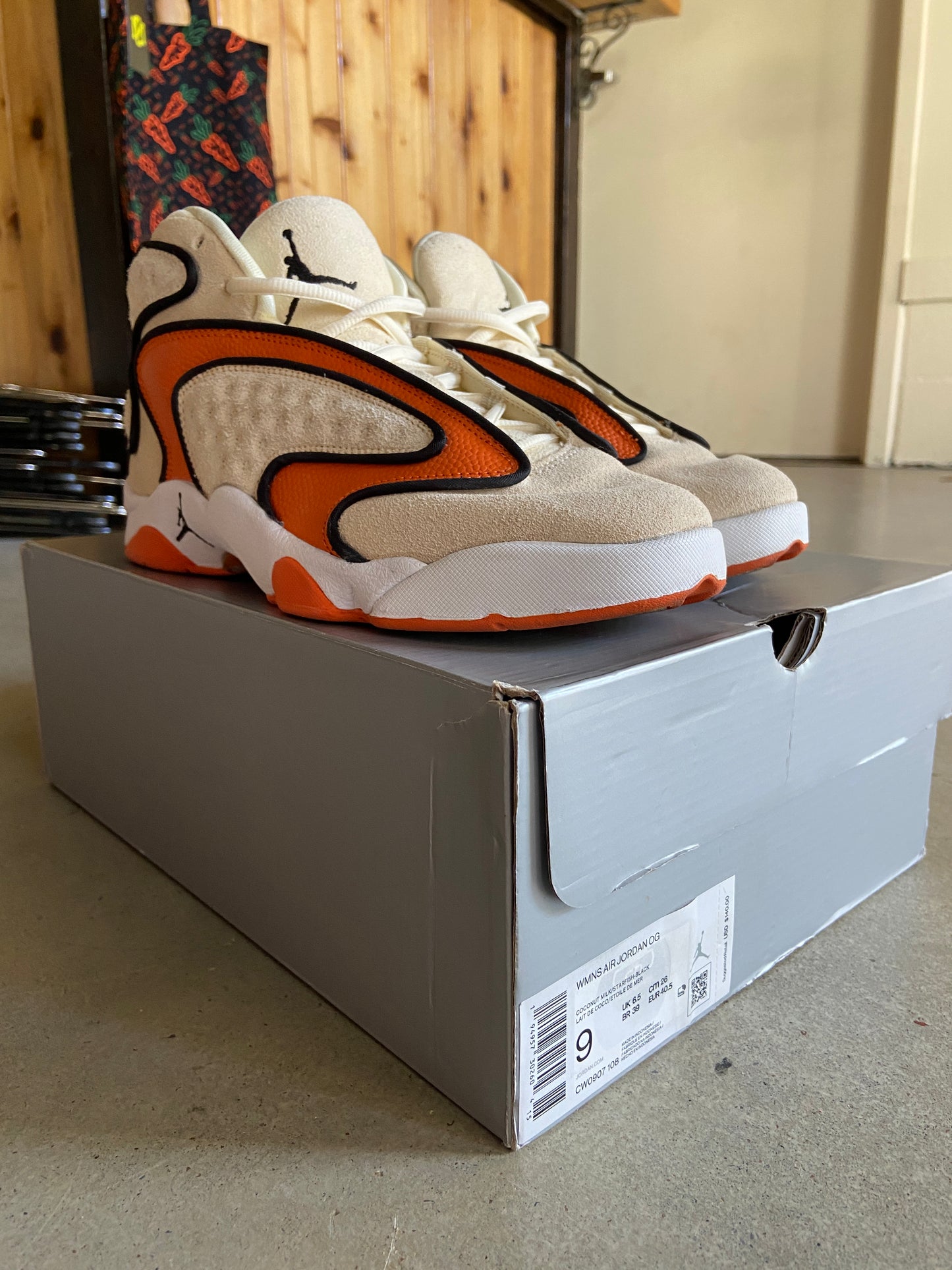 2021 Wmns Air Jordan OG 'Coconut Milk' Sz 9