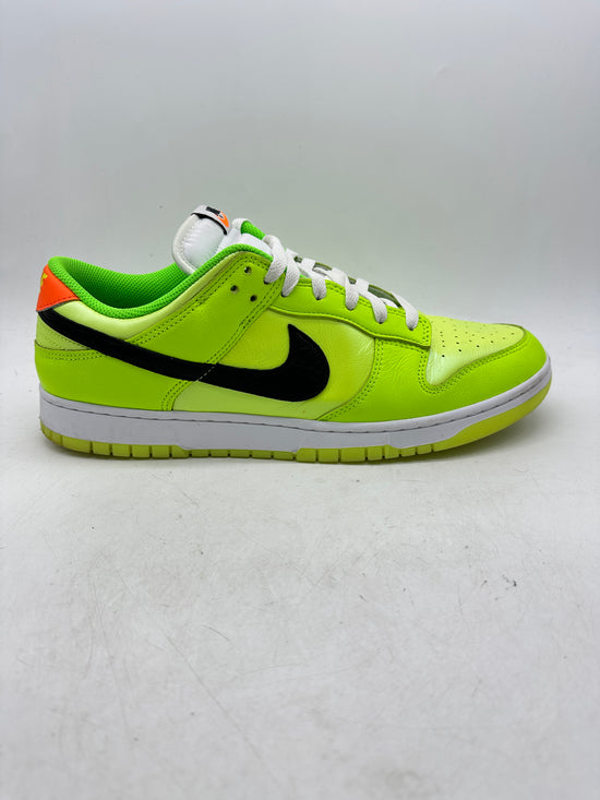 Preowned Nike Dunk Low SE Splash Volt Sz 13M/14.5W FJ4610-702