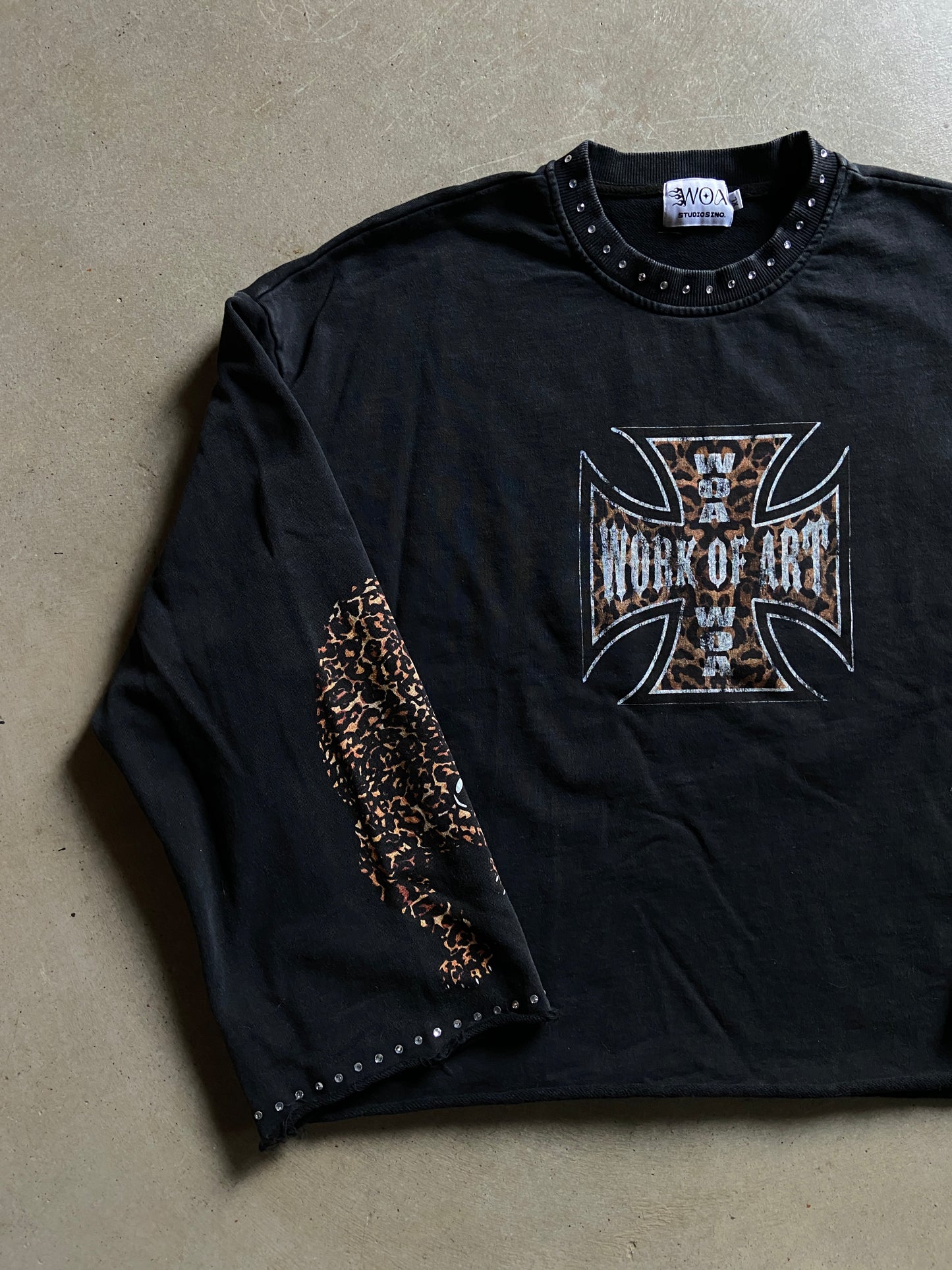 Work of Art Studios INO Cropped Sweatshirt Sz XL