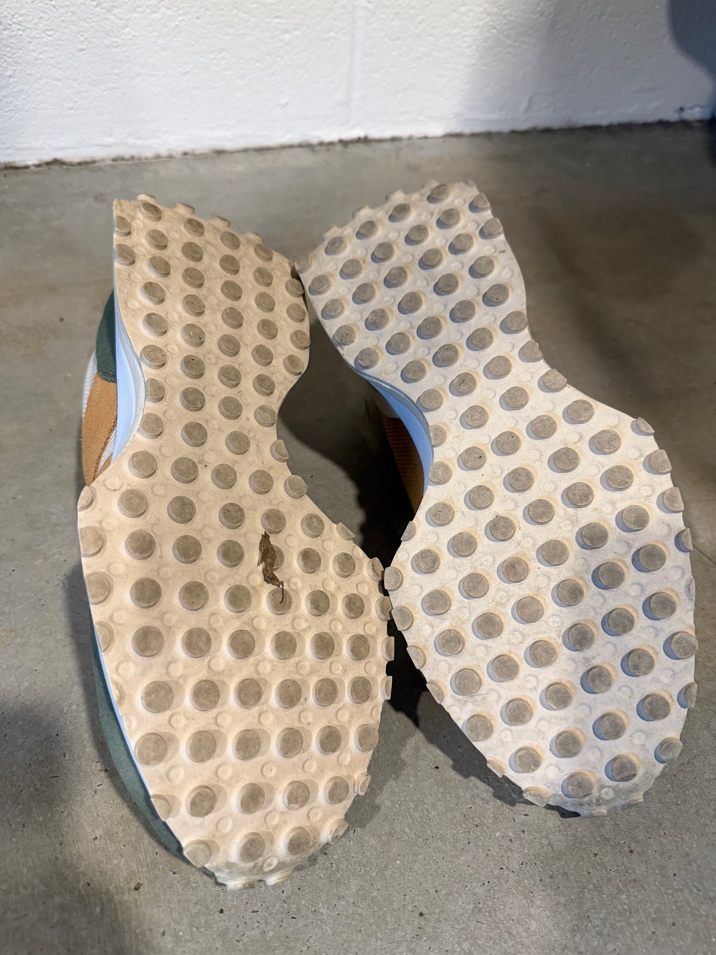 Preowned New Balance Todd Snyder 327 Farmer’s Market Wheat Size 9M/10.5W