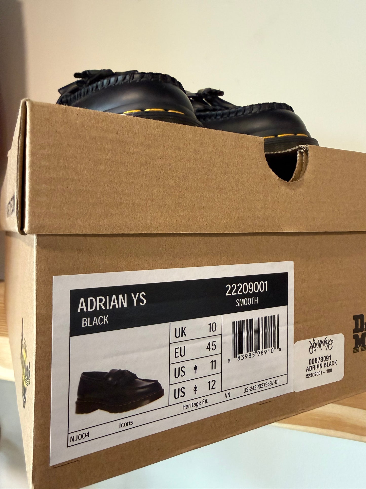 Preowned Dr. Martens Made In England Adrian Tassel Loafer Black Sz 11M/12.5W