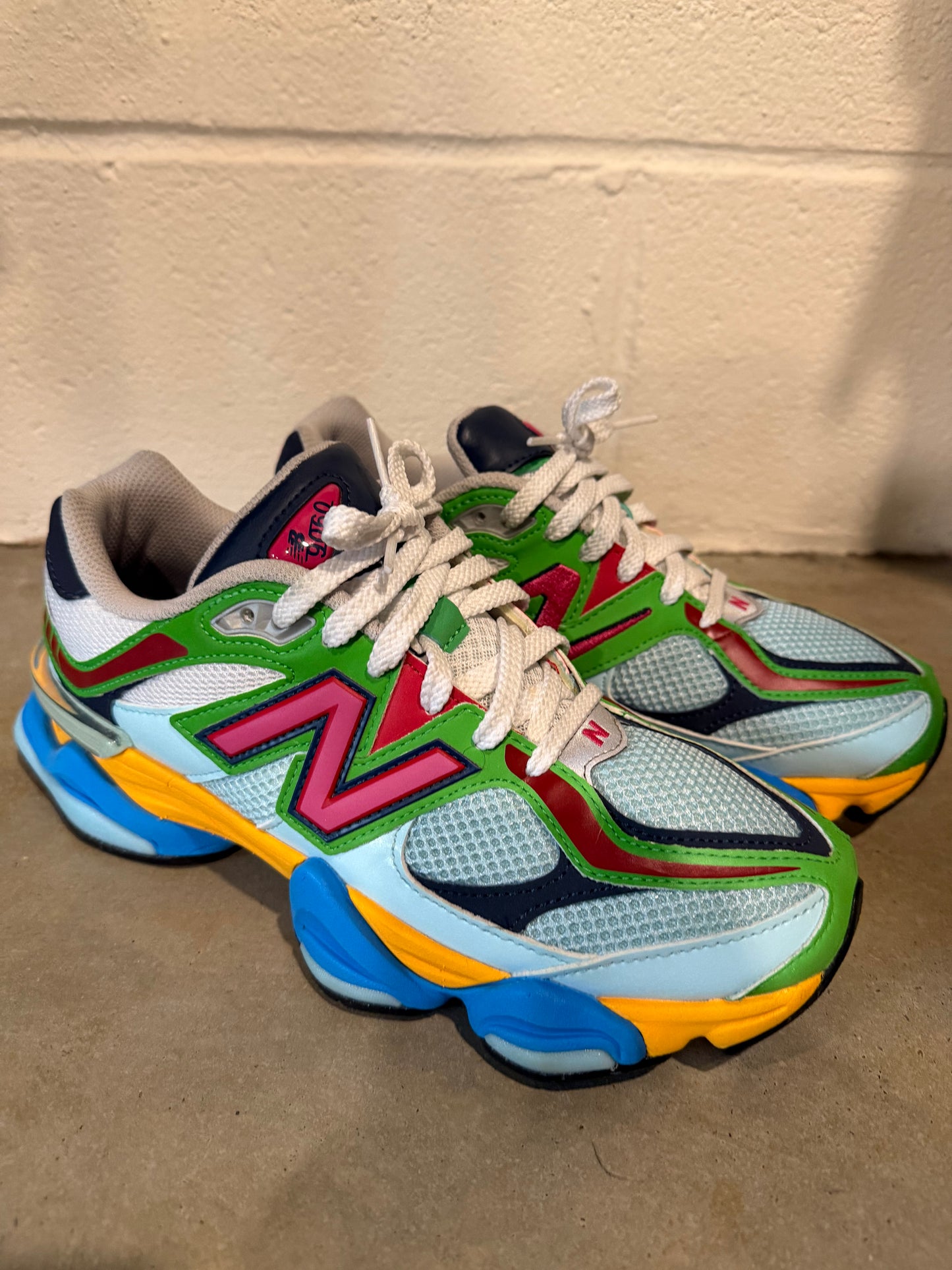 Preowned New Balance 9060 Beach Glass Pink Sz 8.5M/10W