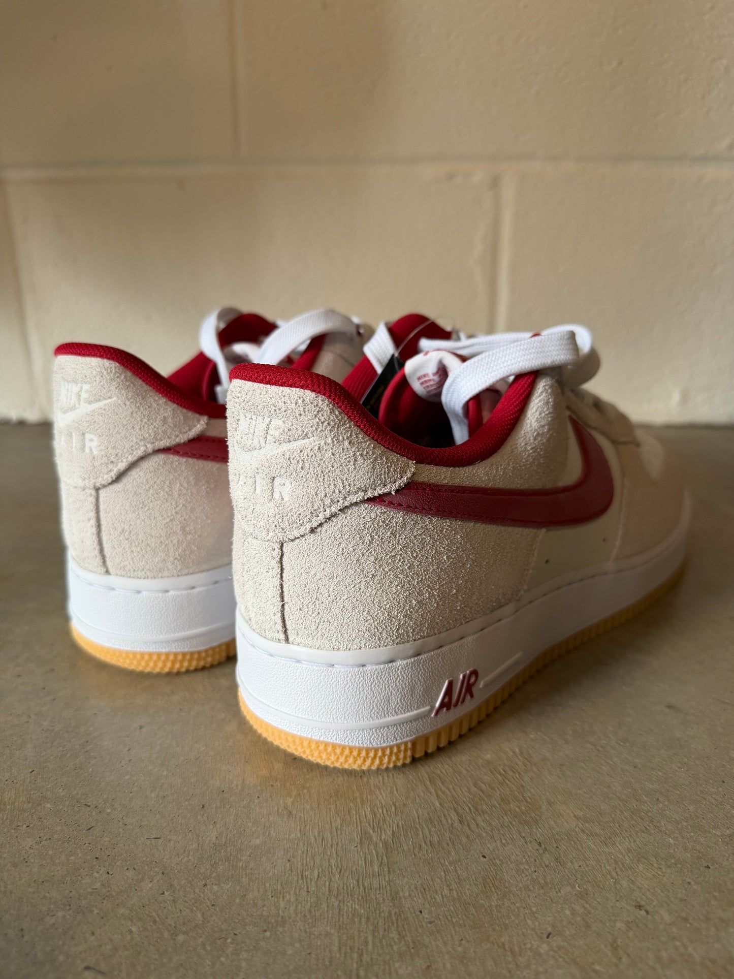 Nike Air Force 1 Low '07 LV8 Summit White Varsity Red Gum Sz 10.5M/12W IB6388-101