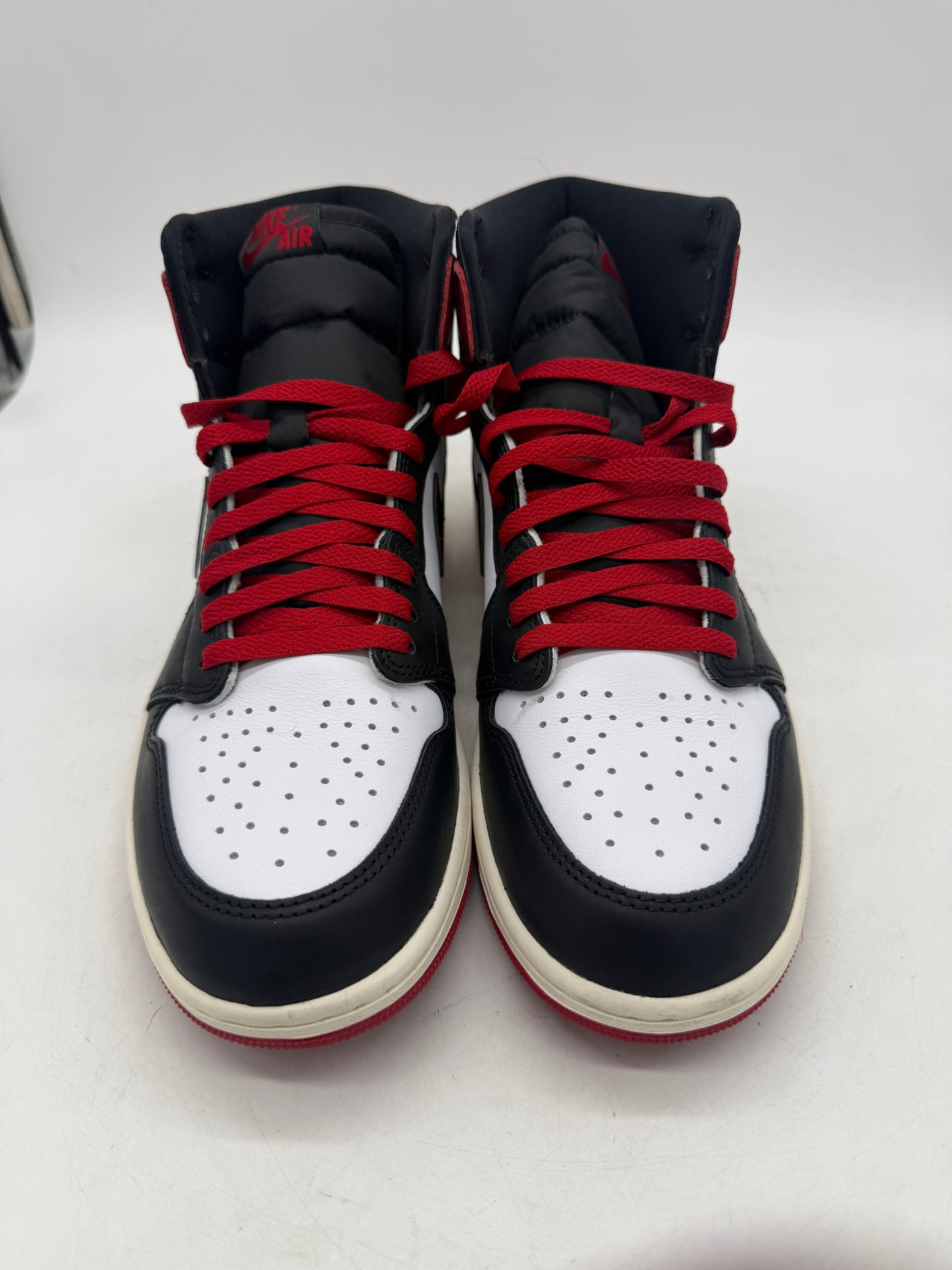 Preowned Air Jordan 1 Retro High OG 'Black Toe Reimagined' Sz 10.5M/12W DZ5485-106