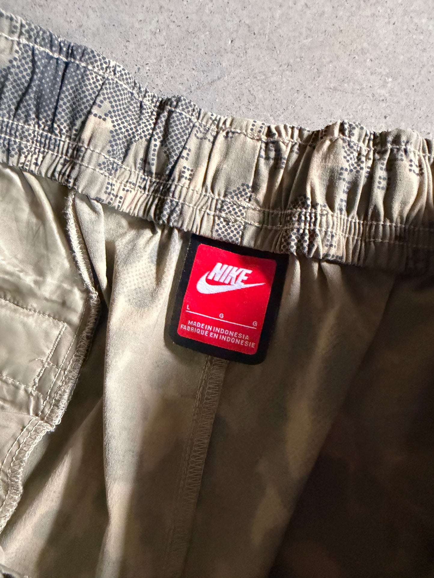 Nike Green Tech Camo Pants Sz L
