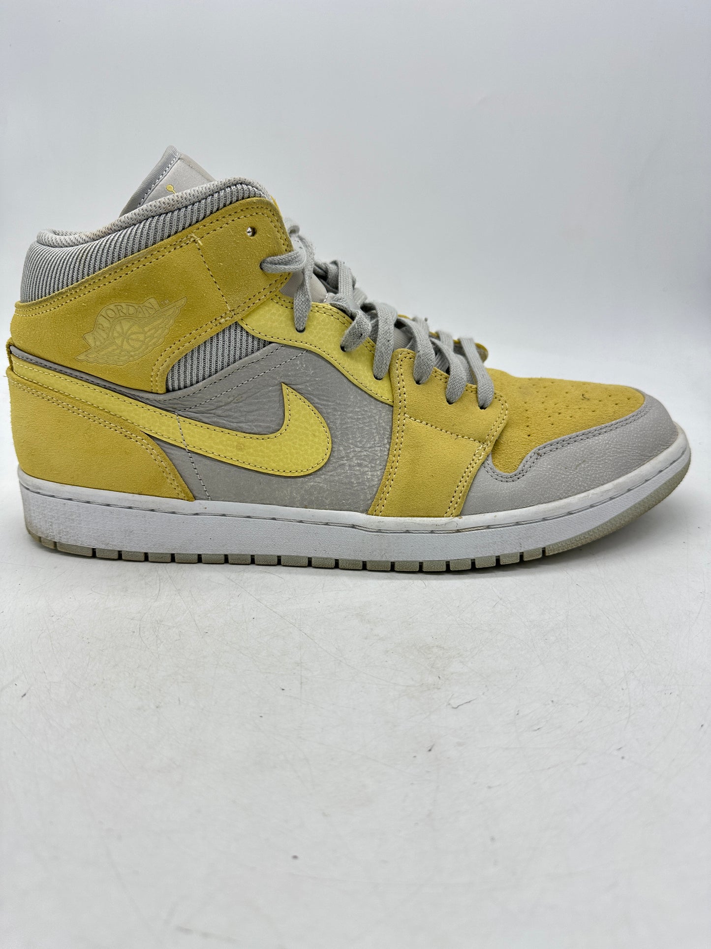 Preowned Nike Dunk High Wheat Gold Safety Orange Sz 13M/14.5W DV7215-700