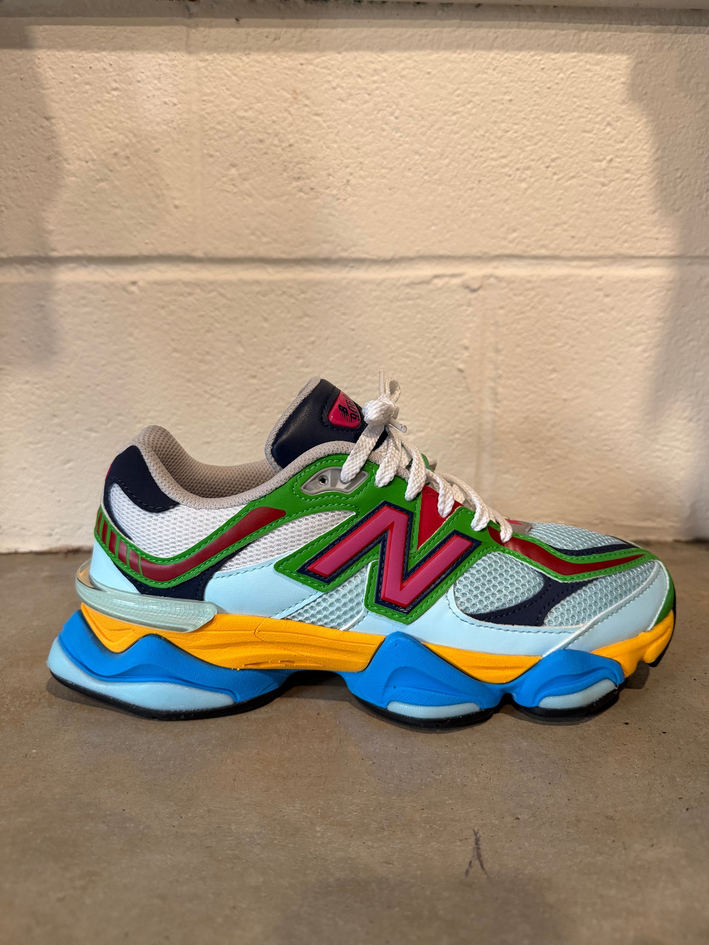 Preowned New Balance 9060 Beach Glass Pink Sz 8.5M/10W