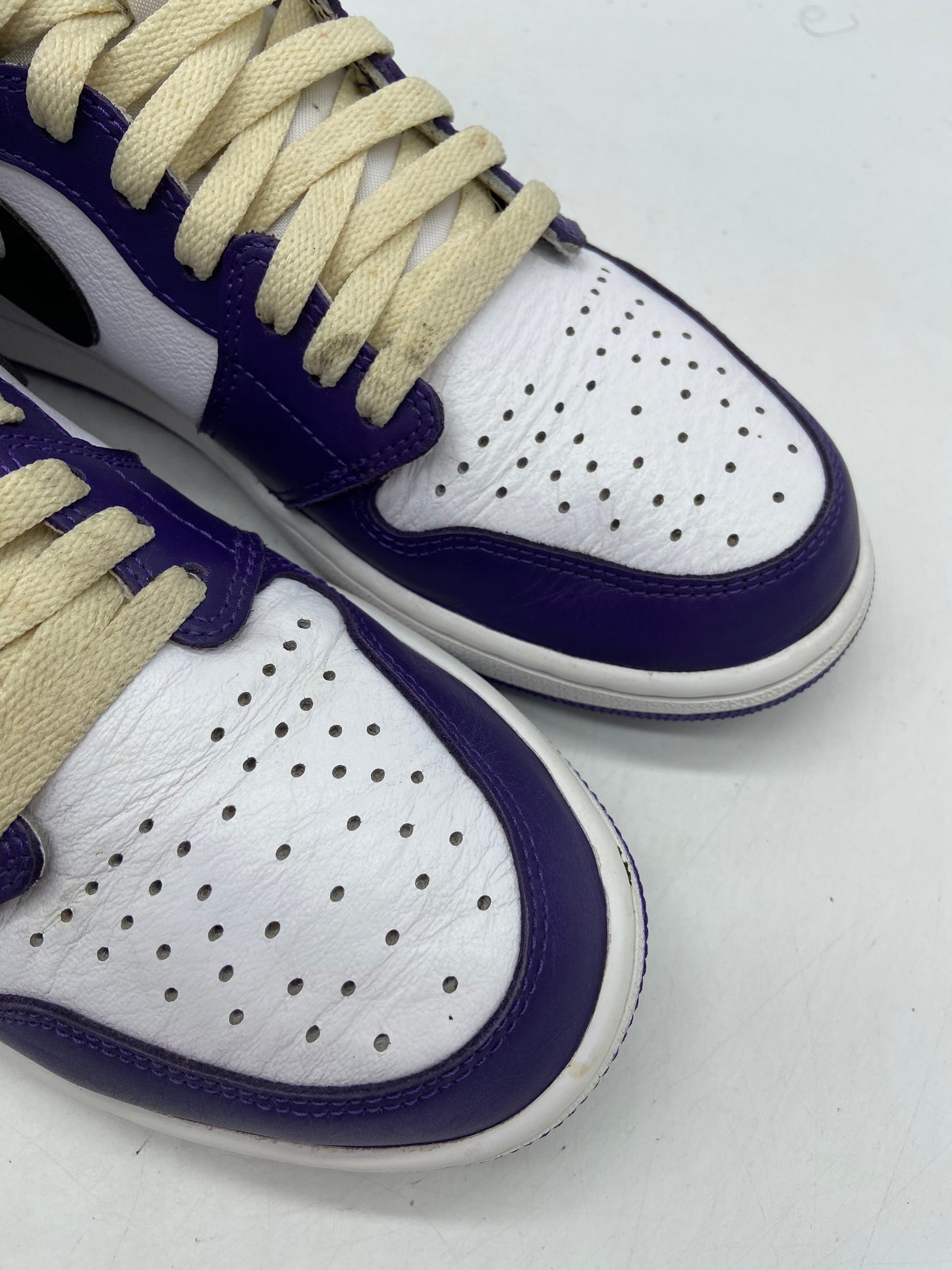 Preowned Jordan 1 Retro High Court Purple White Sz 11M/12.5W 555088-500