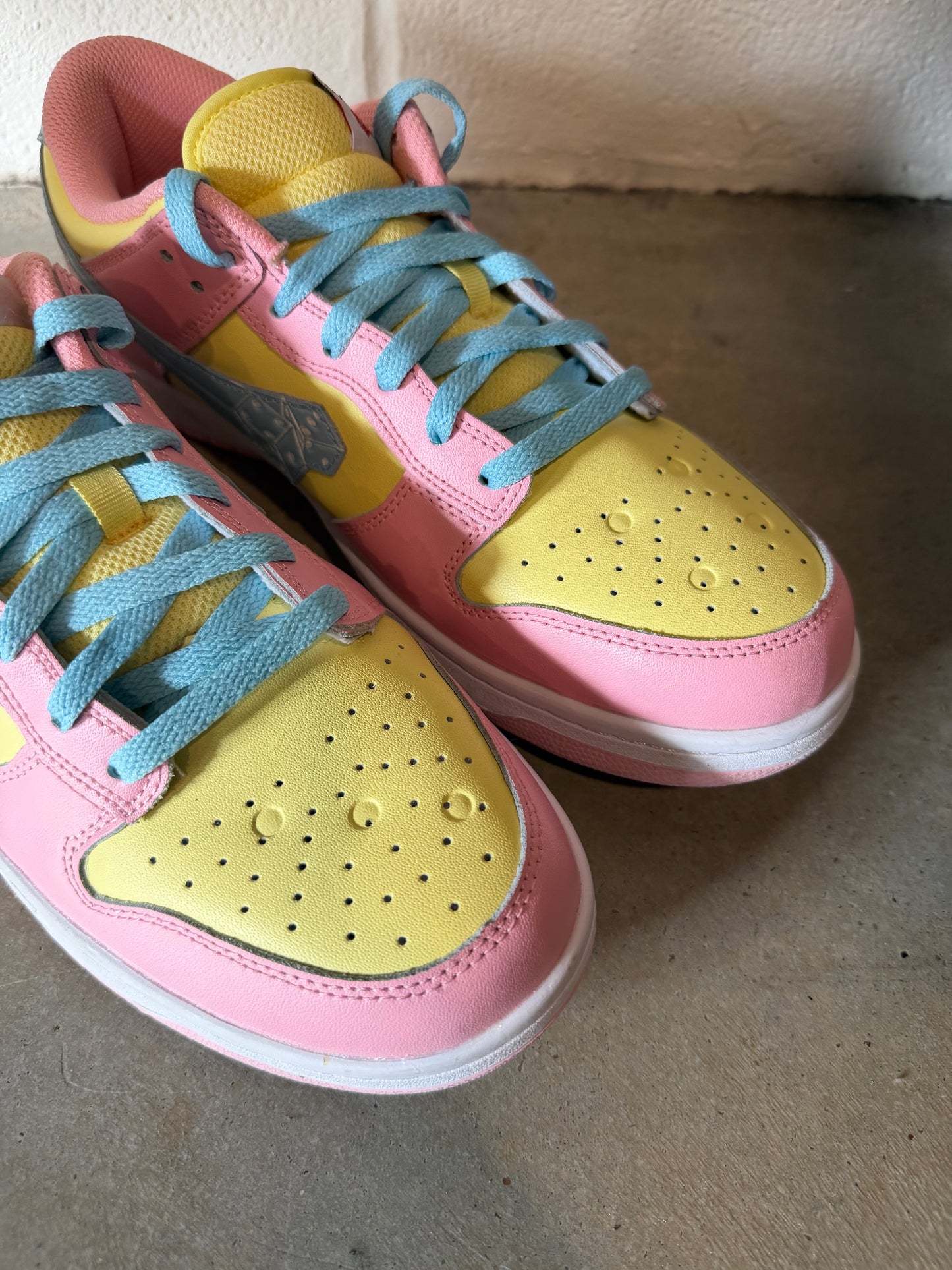 Donny The Dybbuk Dice Sneakers Sz 11M/12.5W